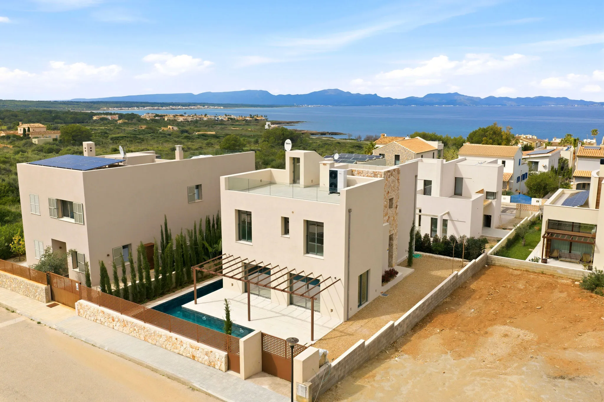 Exclusiva villa de nueva construcción en Colònia de Sant Pere: sueño mediterráneo con piscina y vistas al mar-2