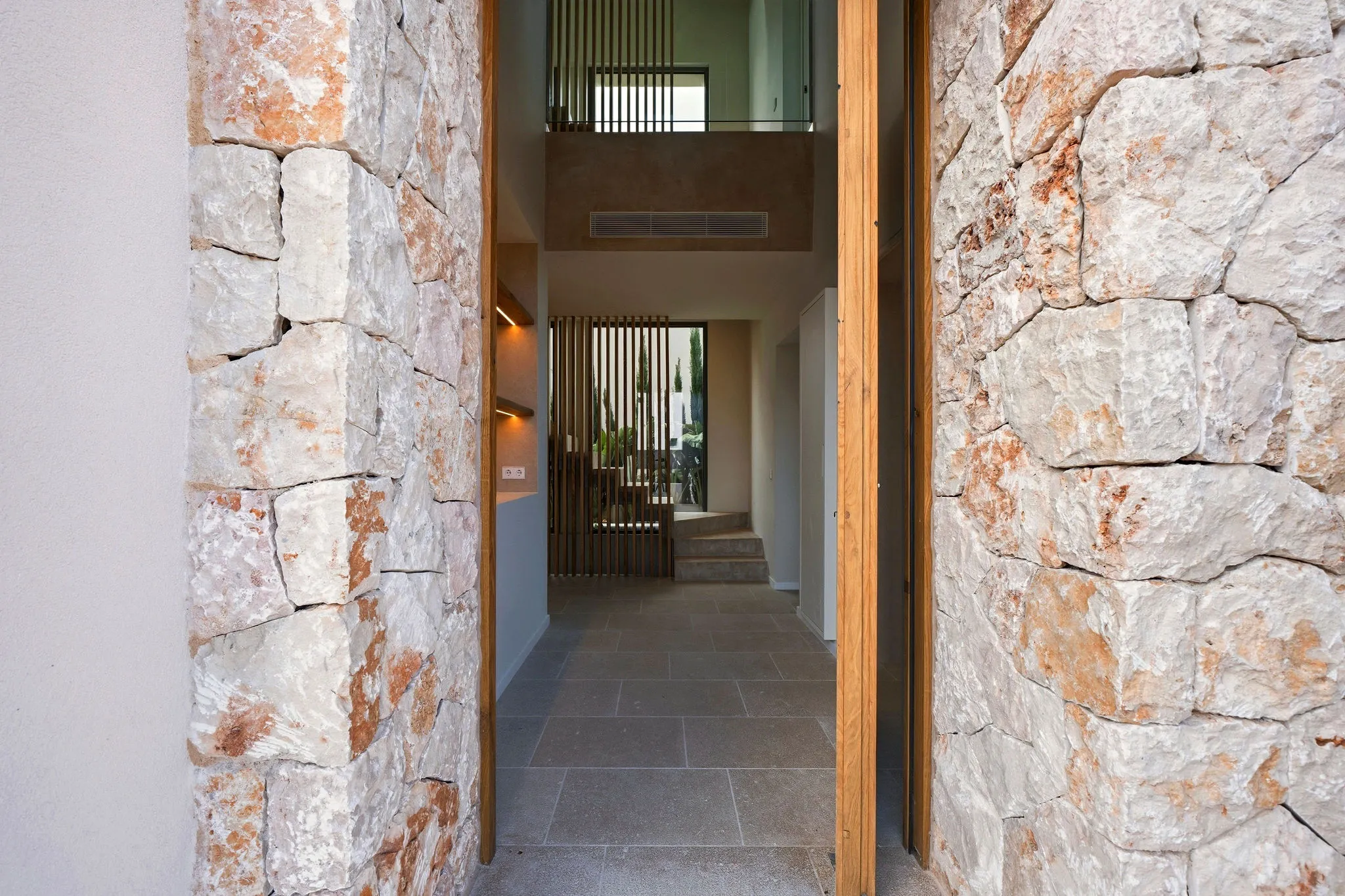 Exclusiva villa de nueva construcción en Colònia de Sant Pere: sueño mediterráneo con piscina y vistas al mar-5