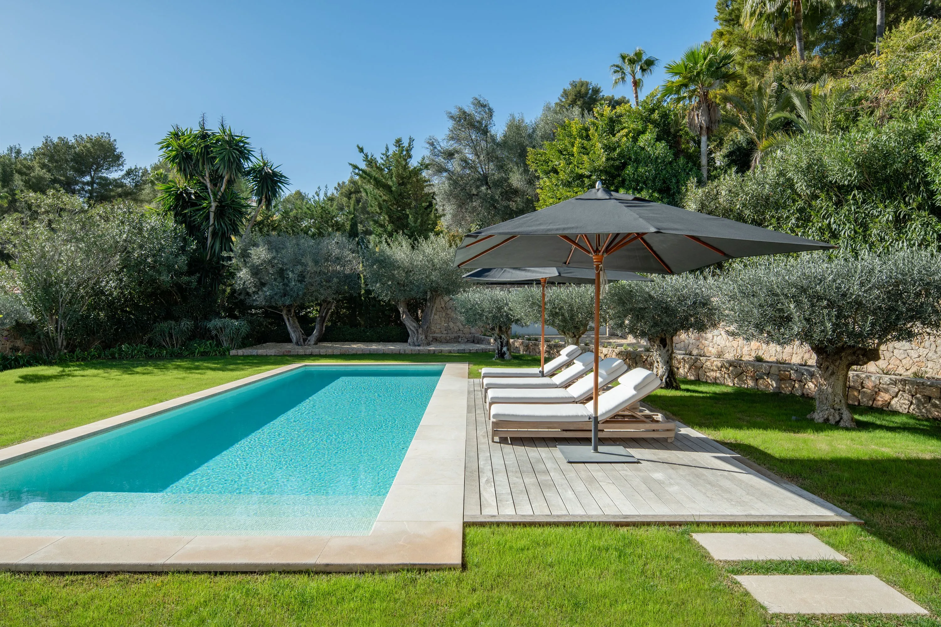 Exquisite finca-style villa in Son Vida-2