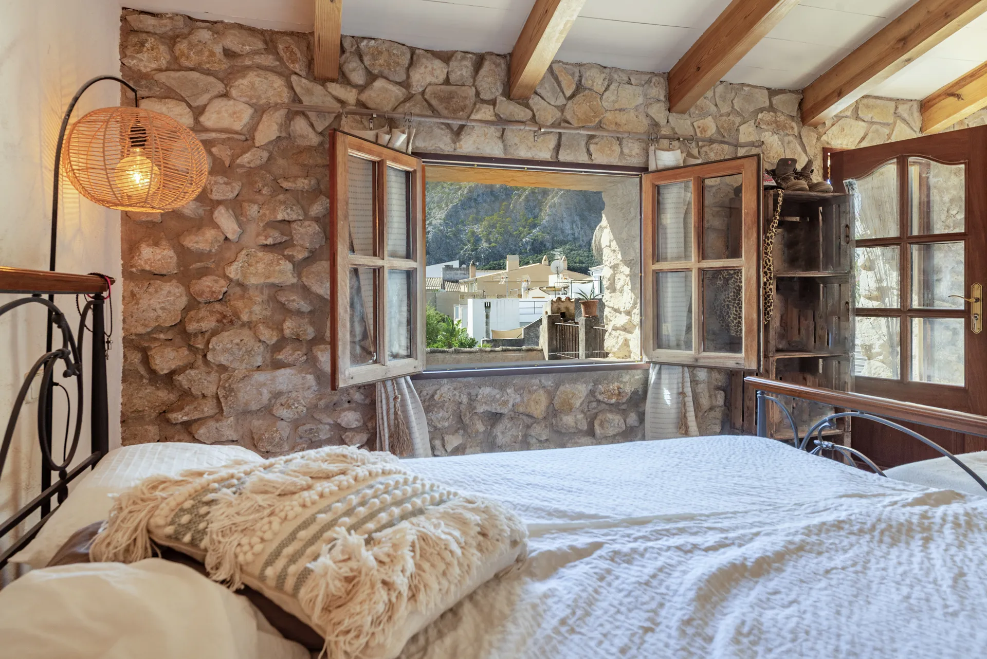 Encantadora casa de poble en una de les zones més boniques de Mallorca –  MallorcaPollensa una-11