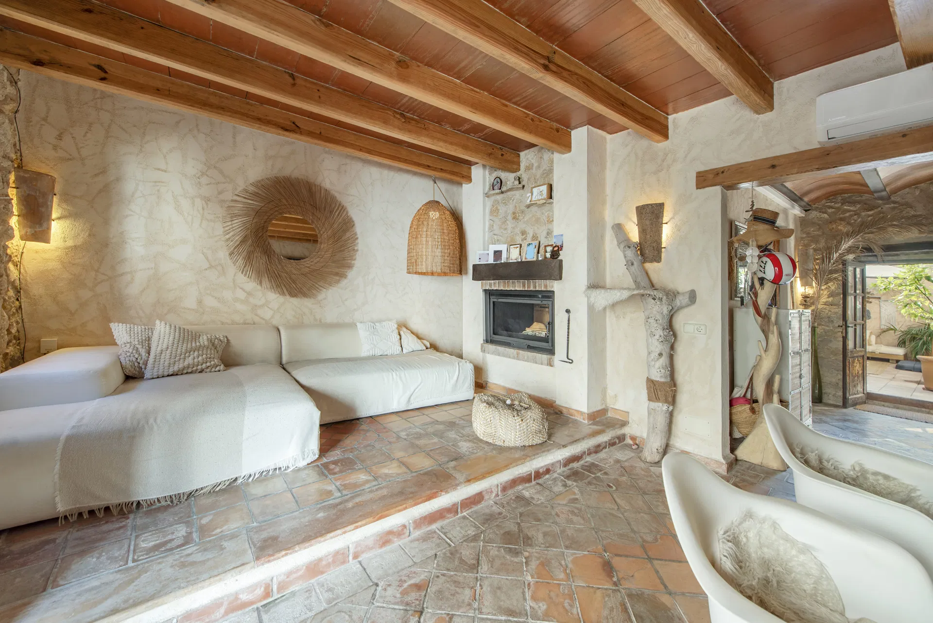 Encantadora casa de pueblo en una de las zonas más bonitas de Mallorca – ¡Pollensa!-9