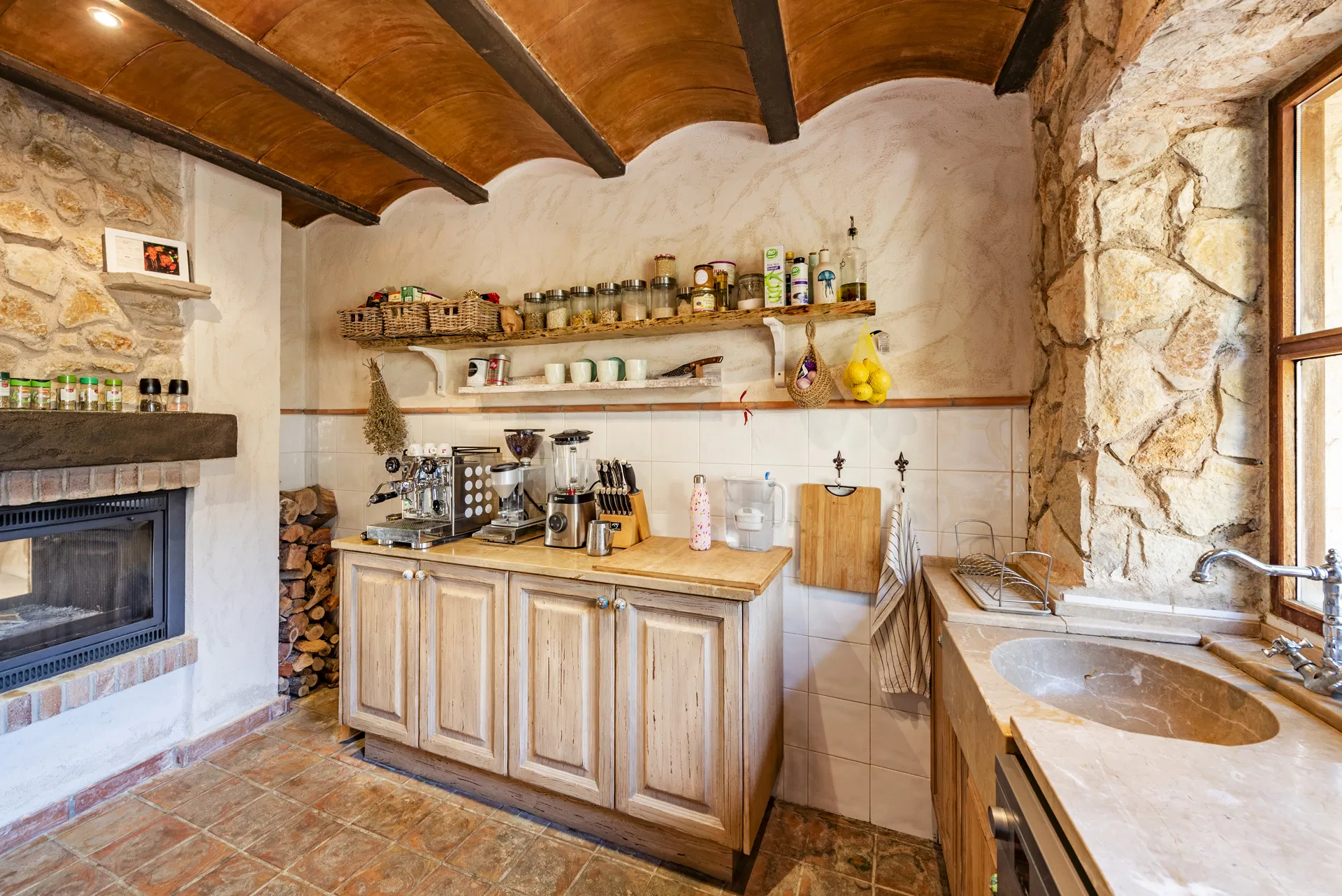 Encantadora casa de pueblo en una de las zonas más bonitas de Mallorca – ¡Pollensa!-10