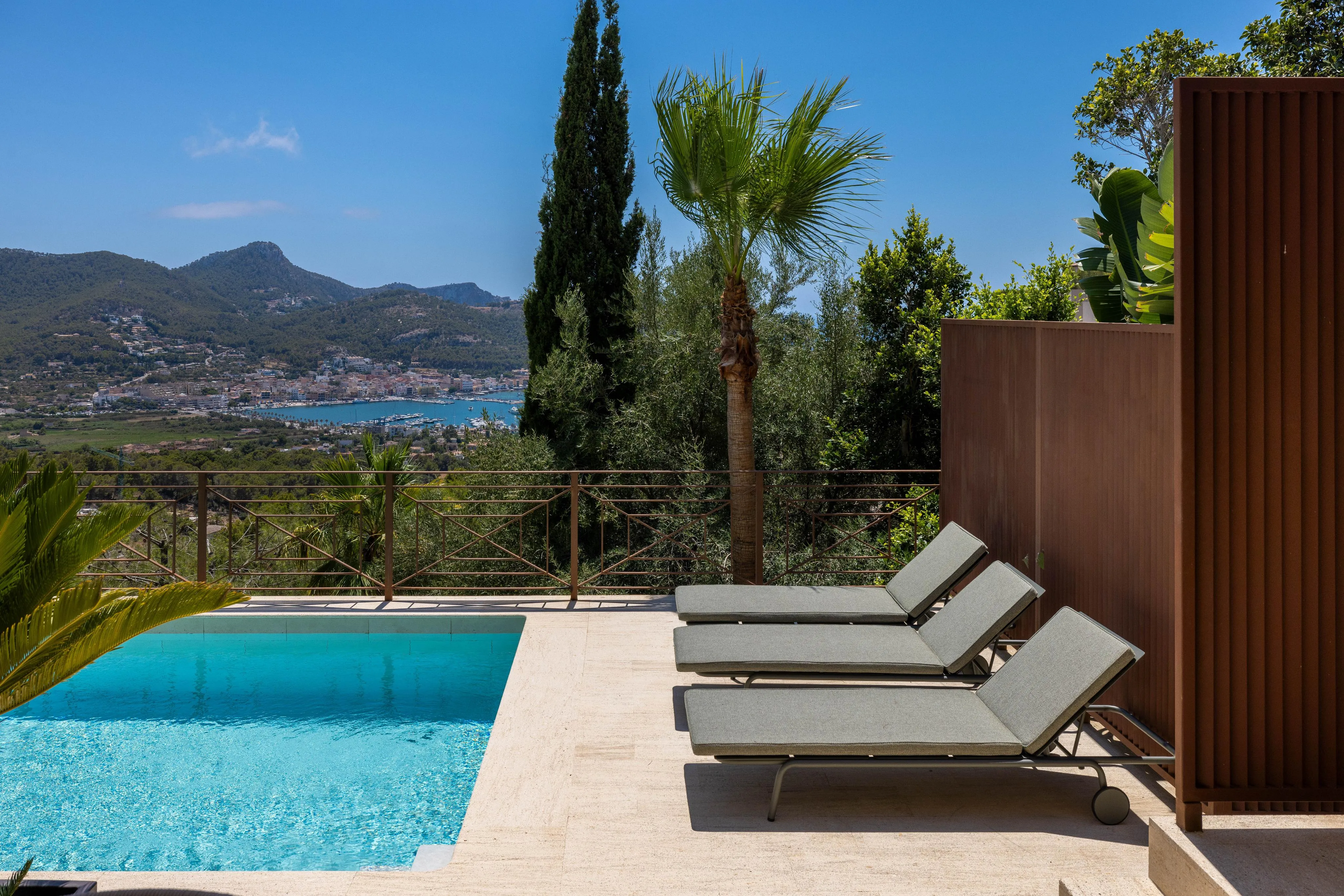 "La Cima" moderne villa med udsigt over havnen-12