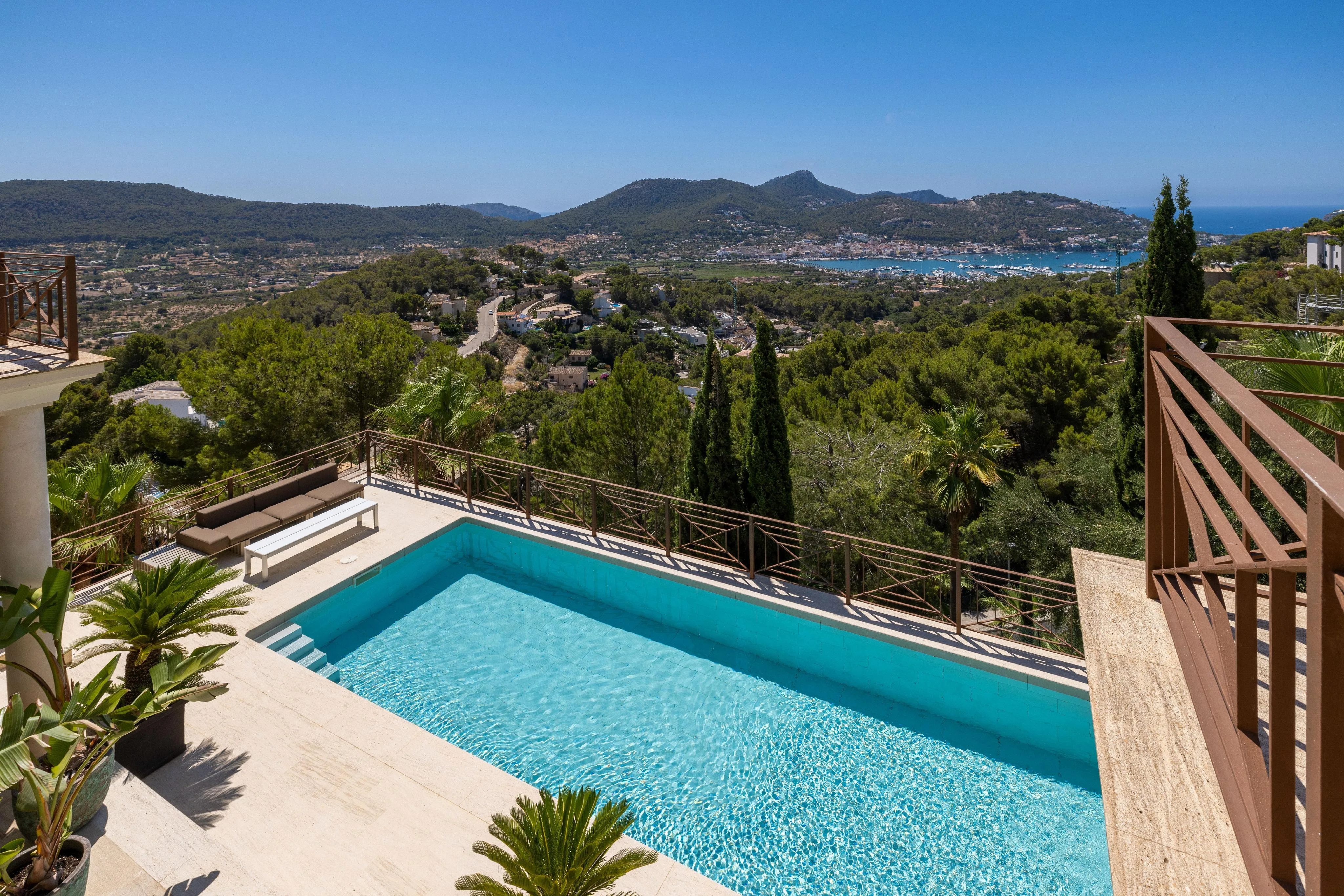 "La Cima" moderne villa med udsigt over havnen-14