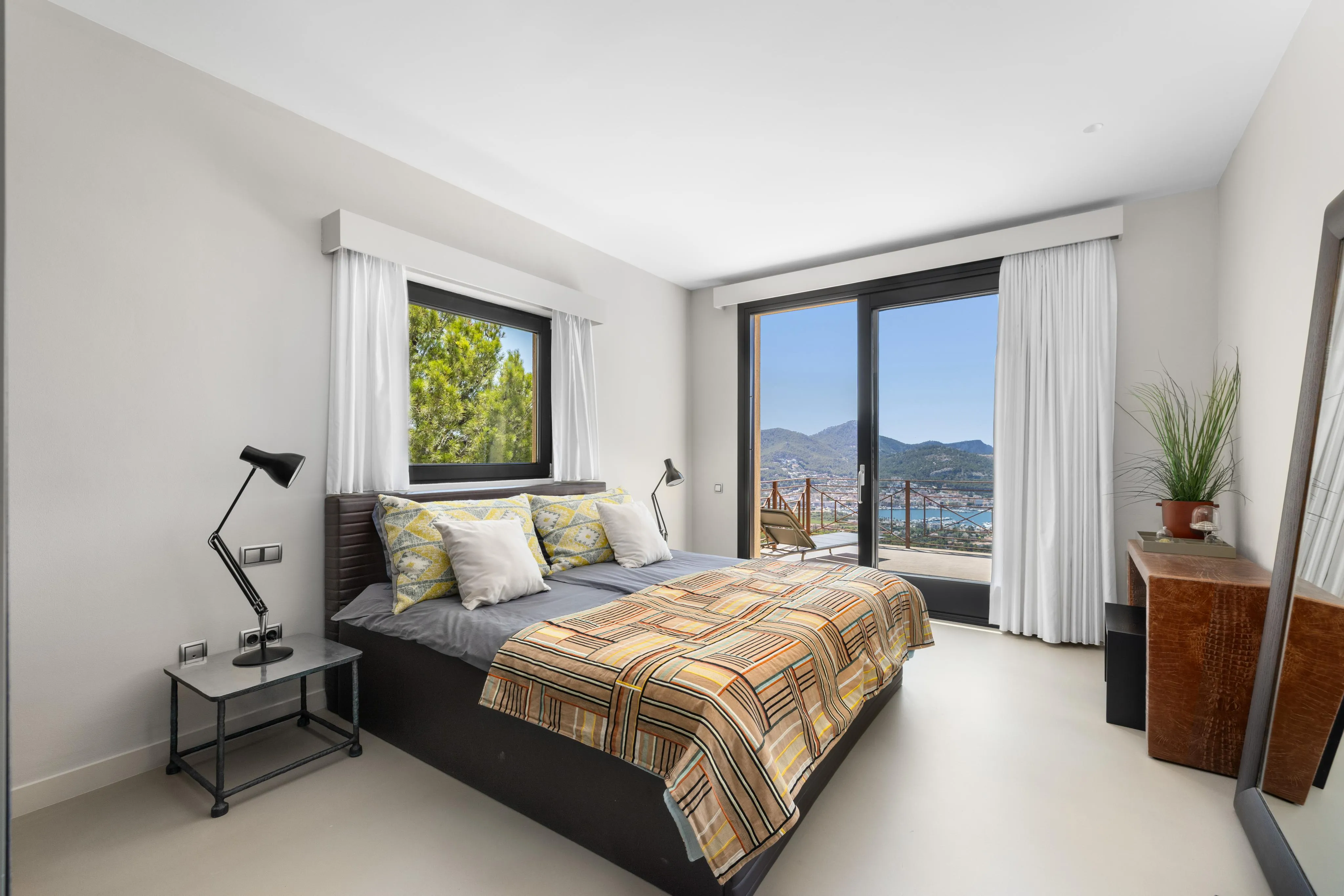 "La Cima" moderne villa med udsigt over havnen-20