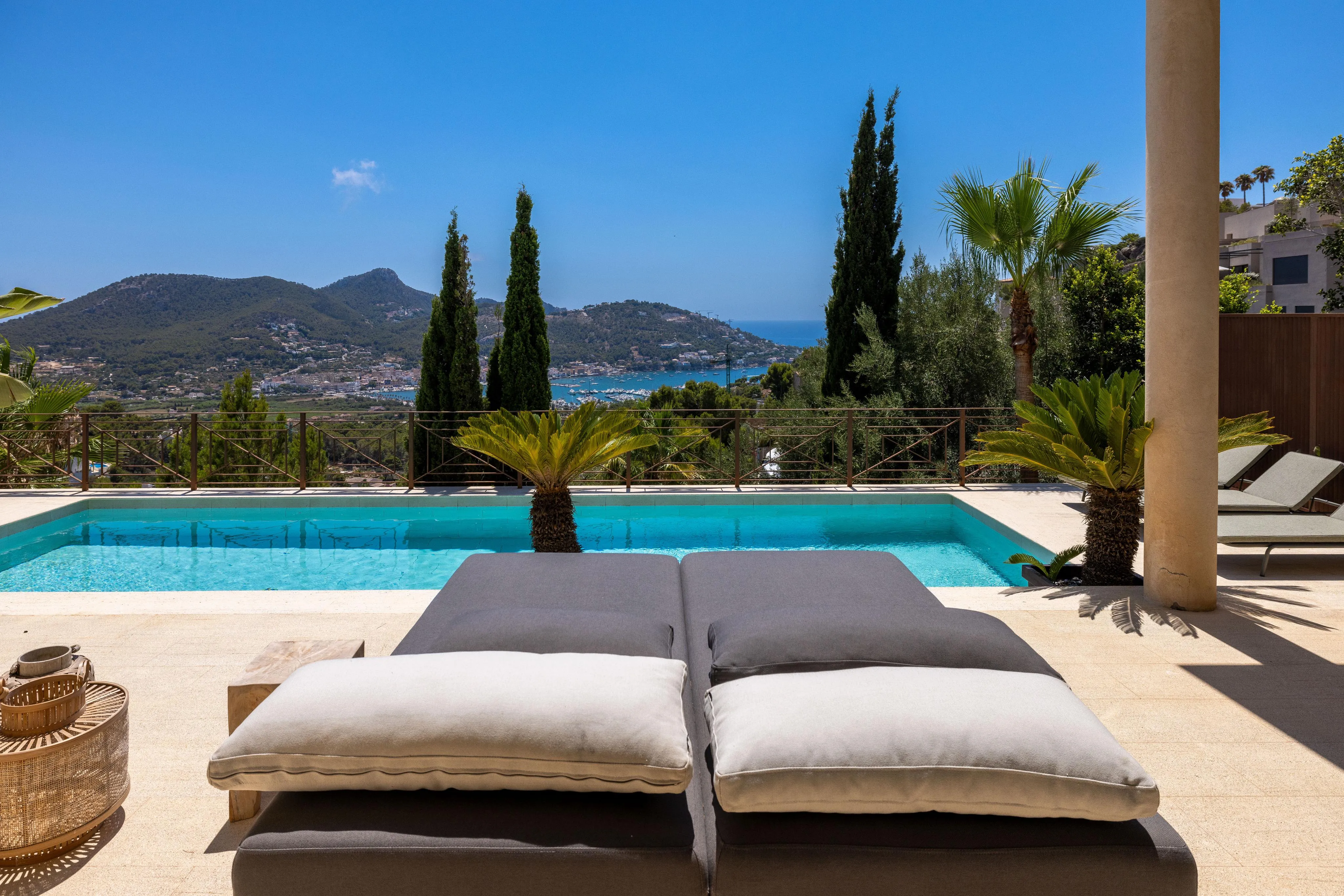 "La Cima" moderne villa med udsigt over havnen-26