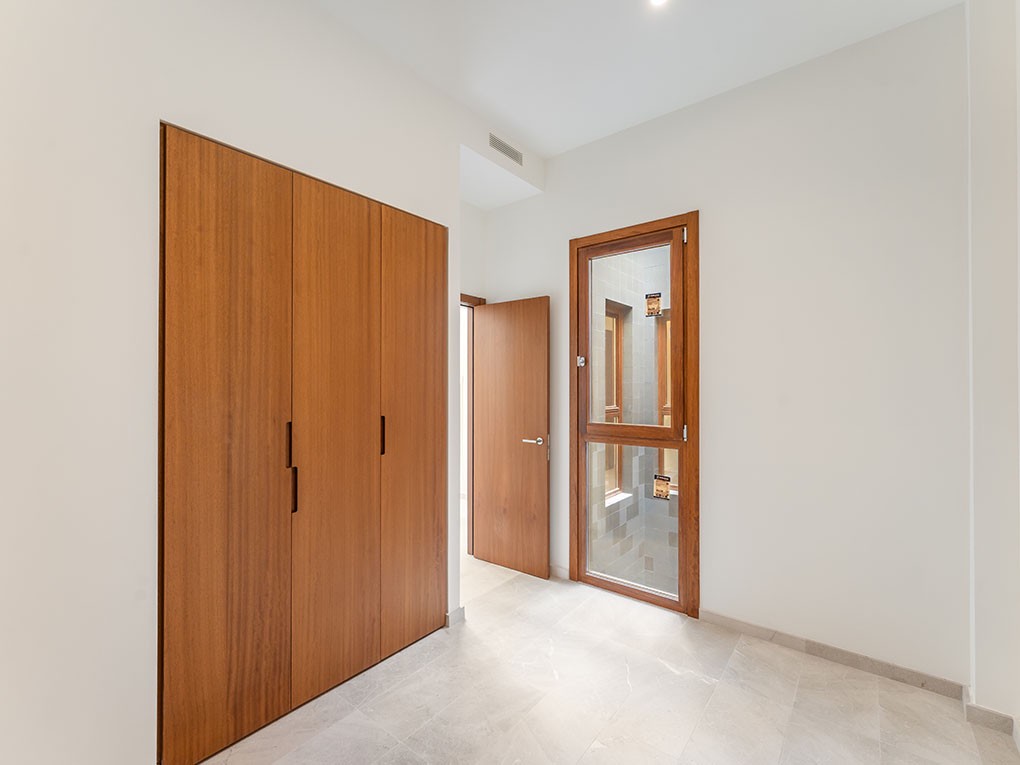 Renoviertes Penthouse mit Dachterrasse, Lift und atemberaubendem Panoramablick-9