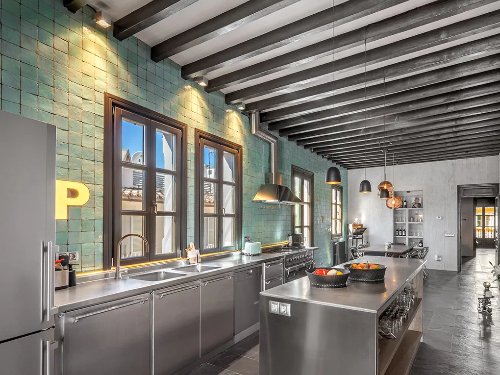Magnificent designer penthouse in the Old Town - loft style-6