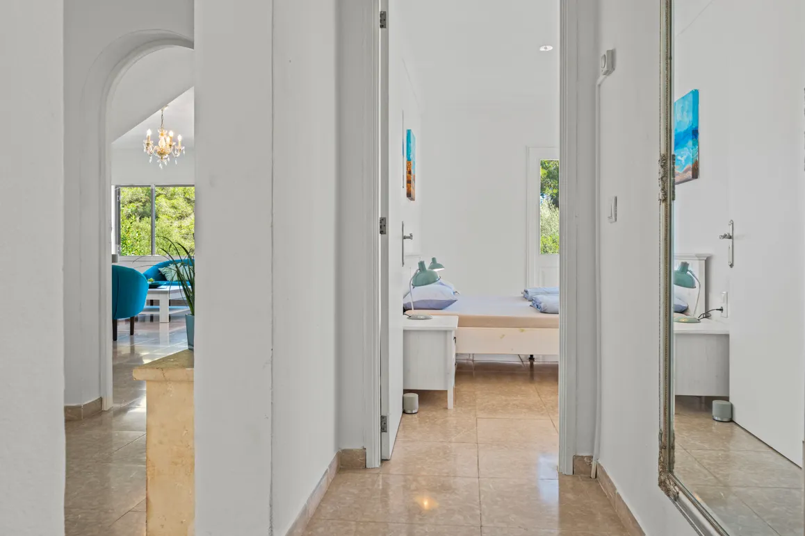 Exclusive villa with rental license near the bathing bay-9