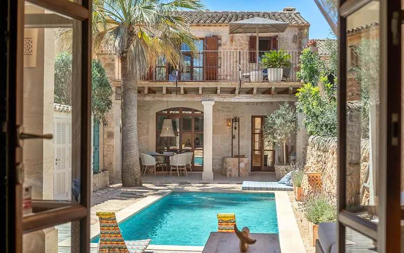 Charming townhouse with guest house in Santanyí