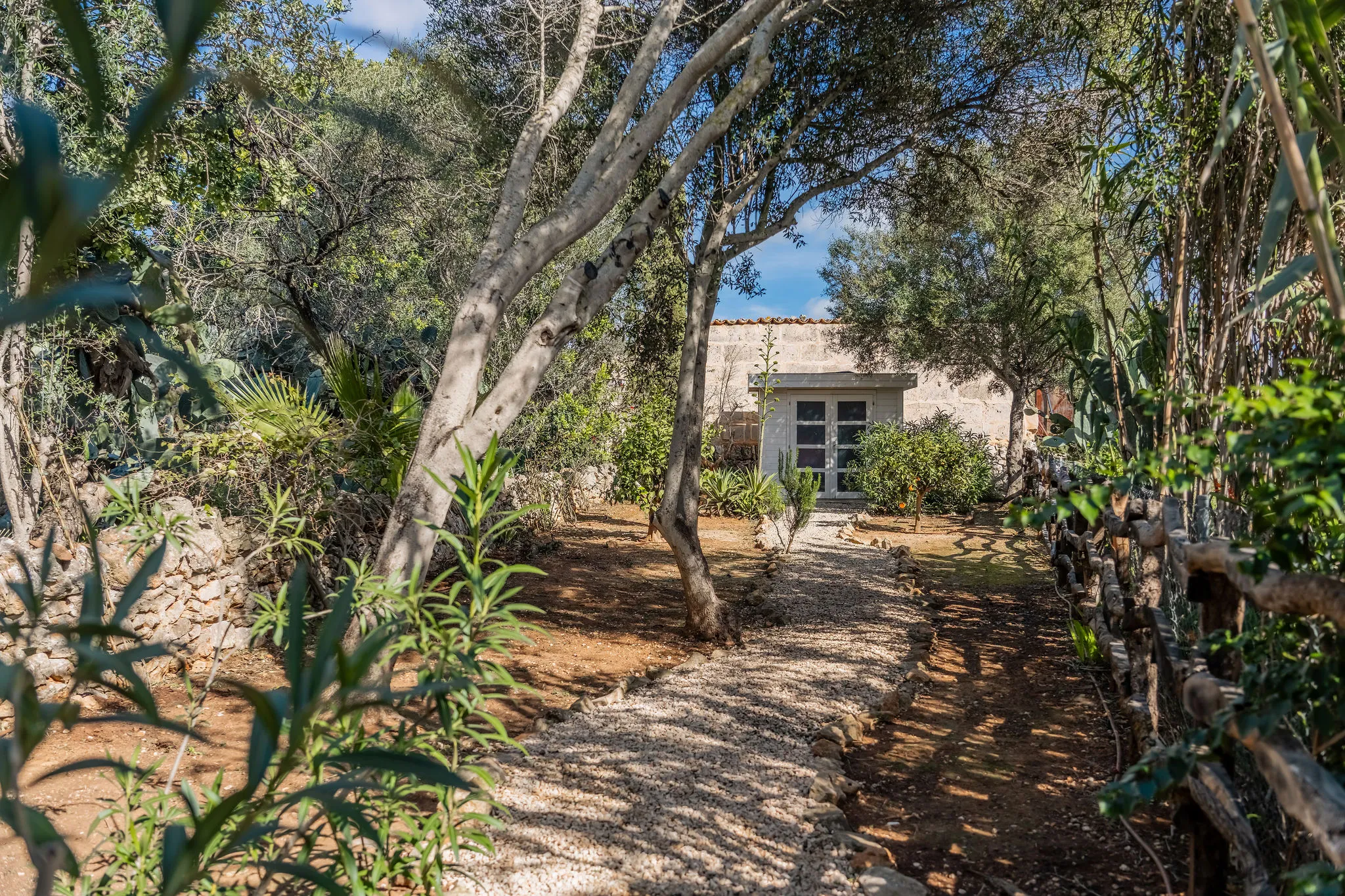 Encantadora casa de pueblo con casa de invitados en Santanyí-14
