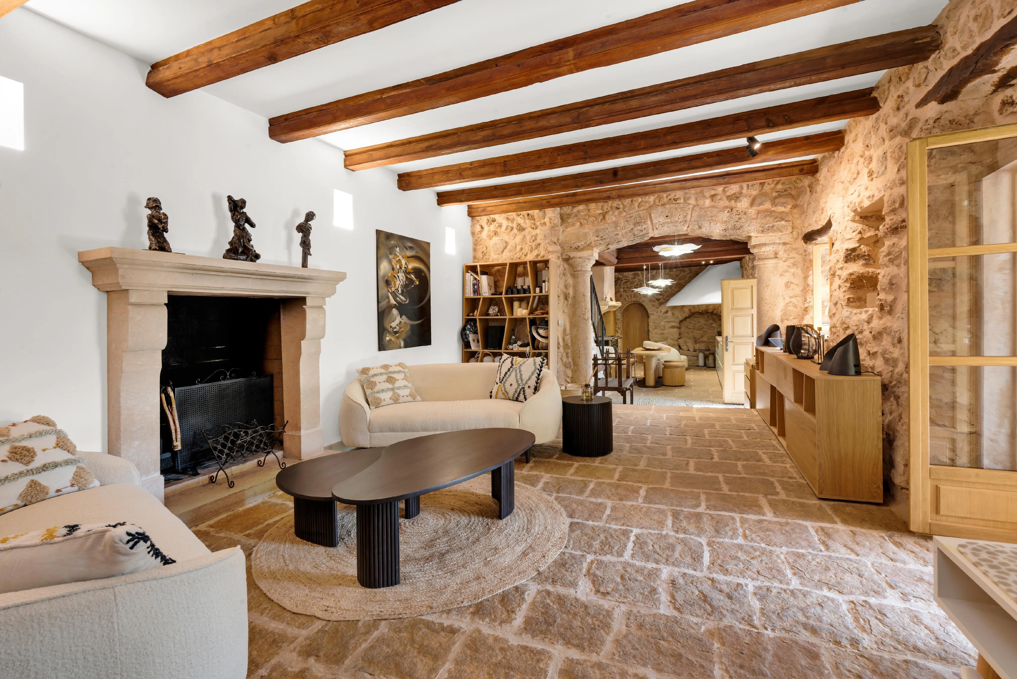 Autentisk mallorcinsk, stilfuldt moderniseret - et refugium med sjæl-14