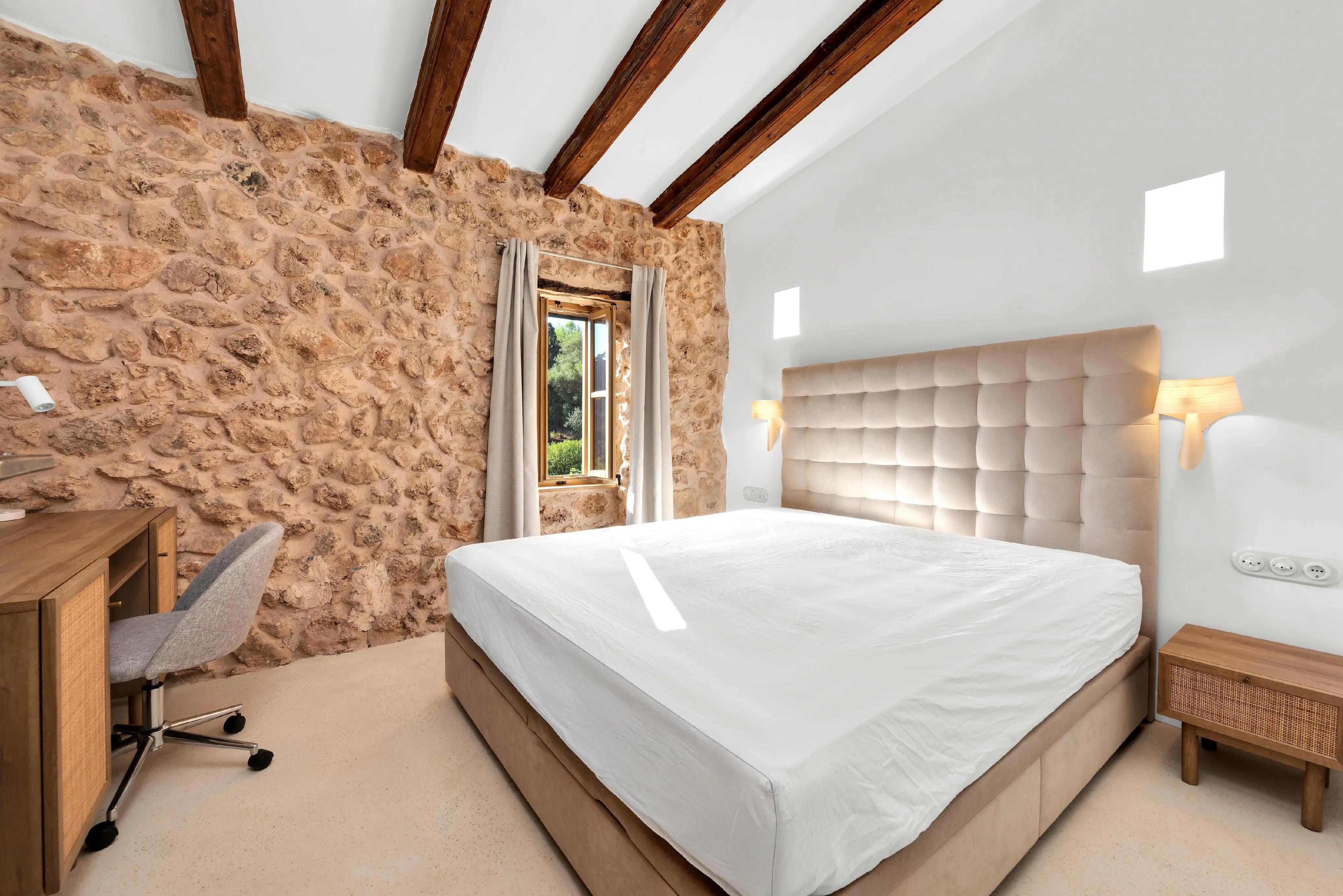 Autentisk mallorcinsk, stilfuldt moderniseret - et refugium med sjæl-20