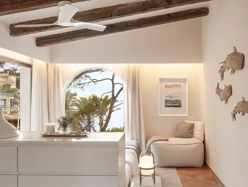 Очаровательная финка у моря с бассейном и видом на закат-26