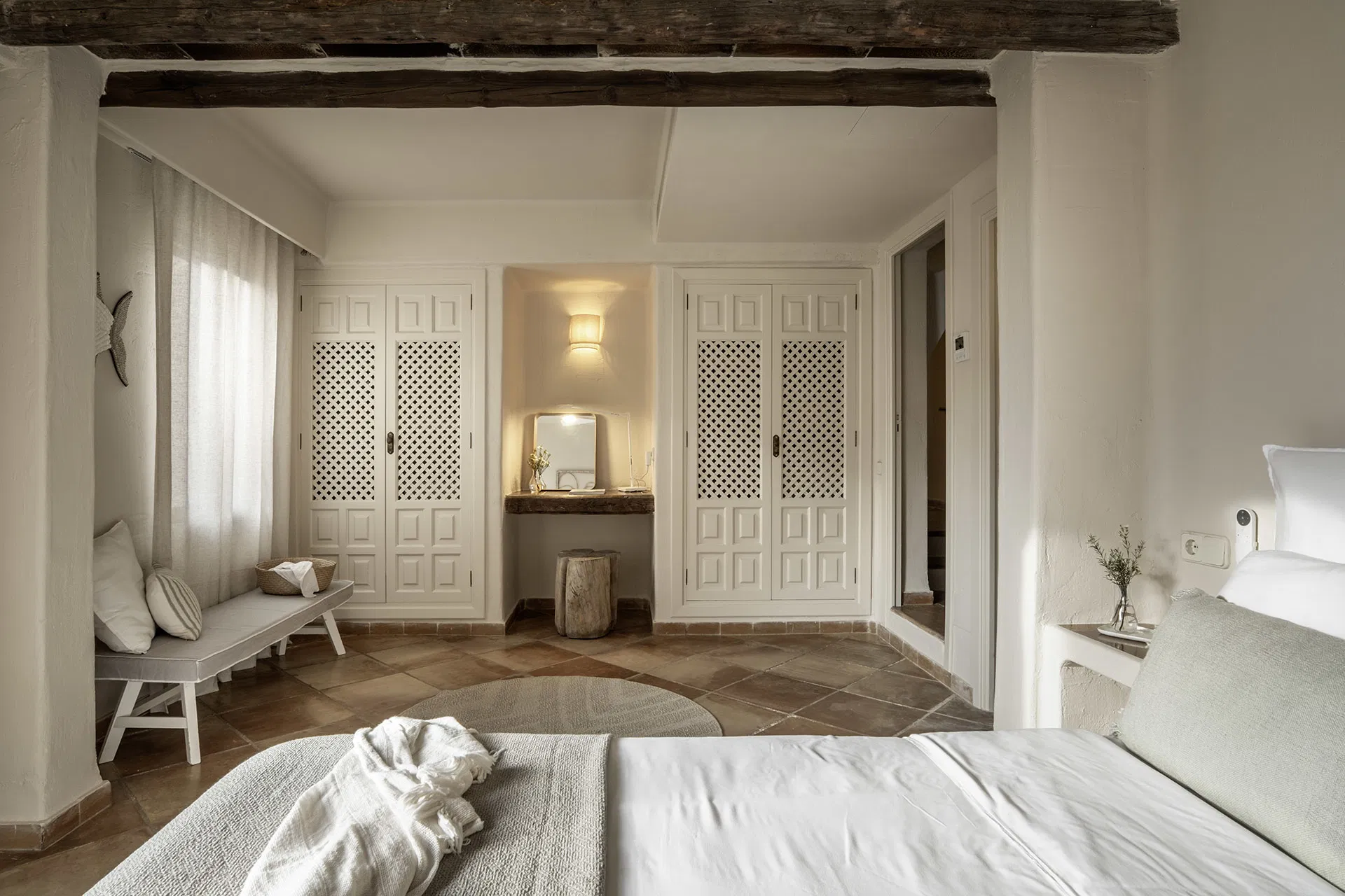 An exceptional seafront retreat-27