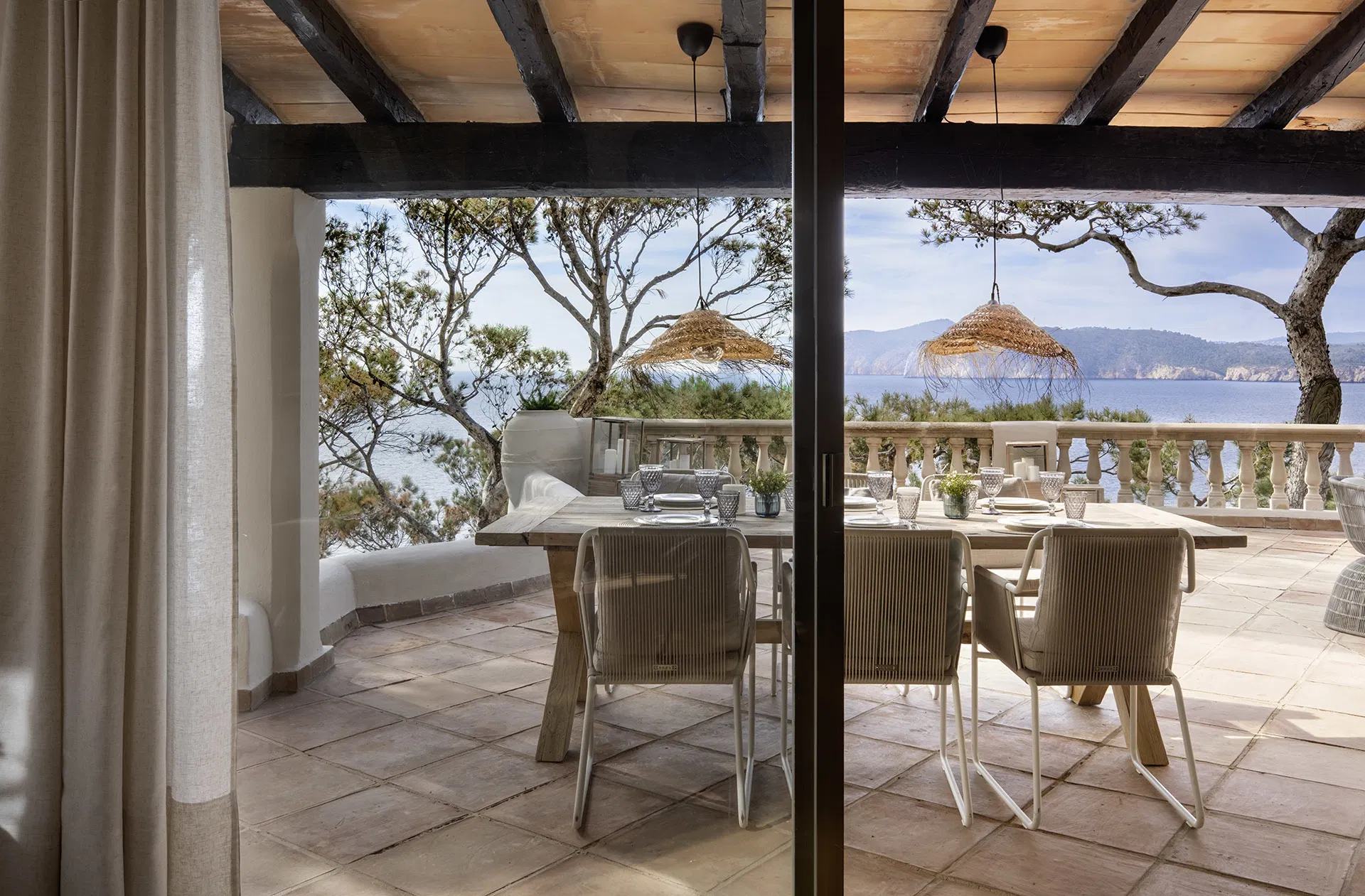An exceptional seafront retreat-31