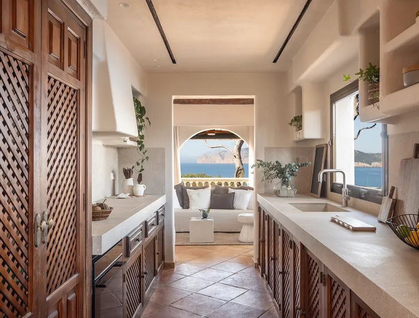 Charmig finca vid havet med pool och utsikt över solnedgången-7