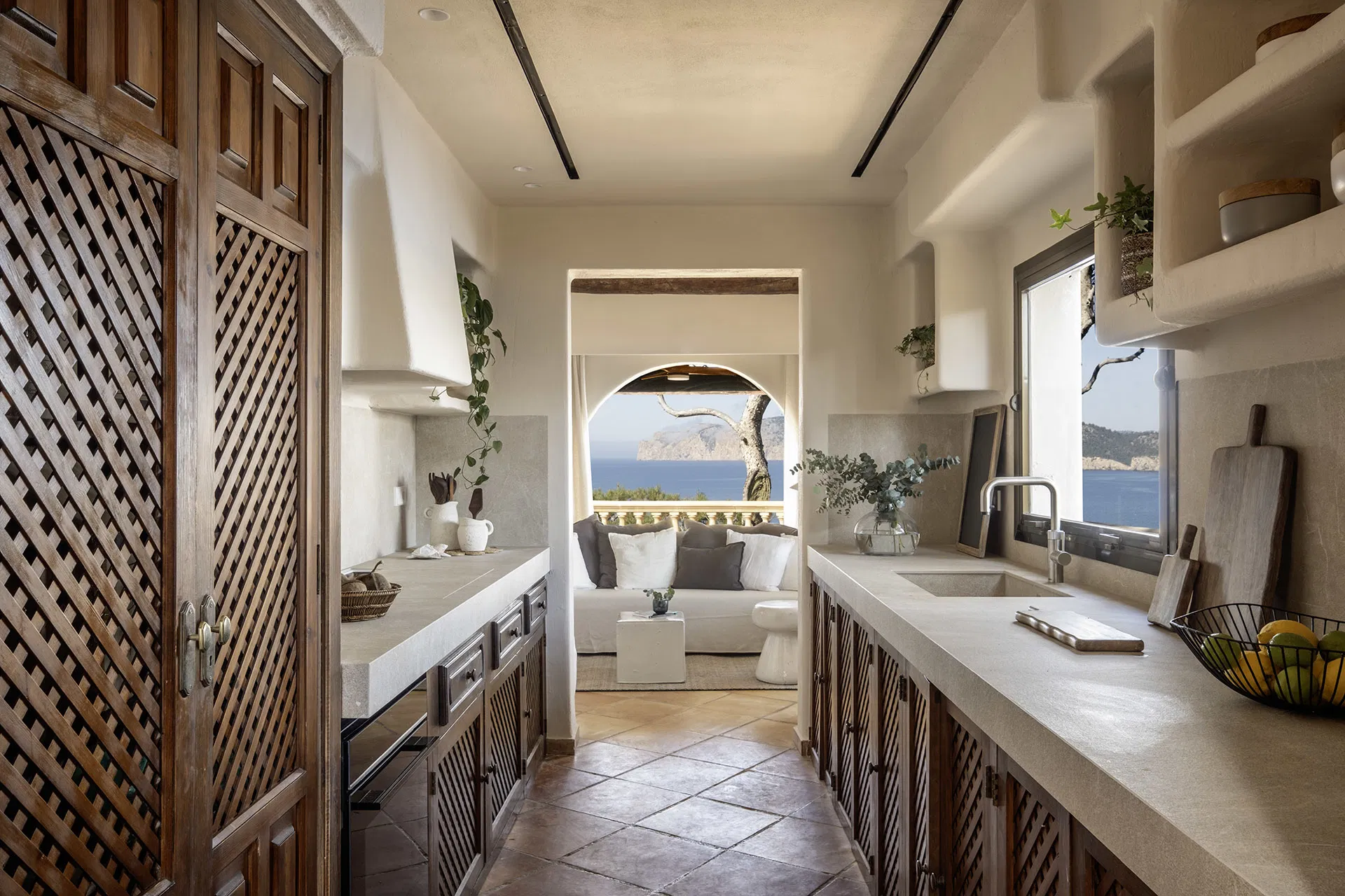 An exceptional seafront retreat-12