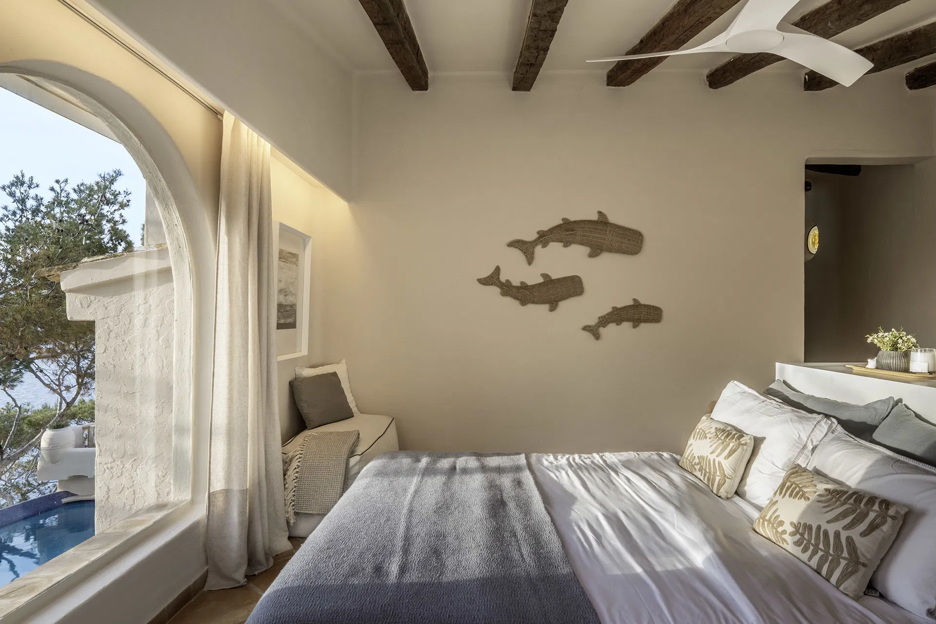 An exceptional seafront retreat-30