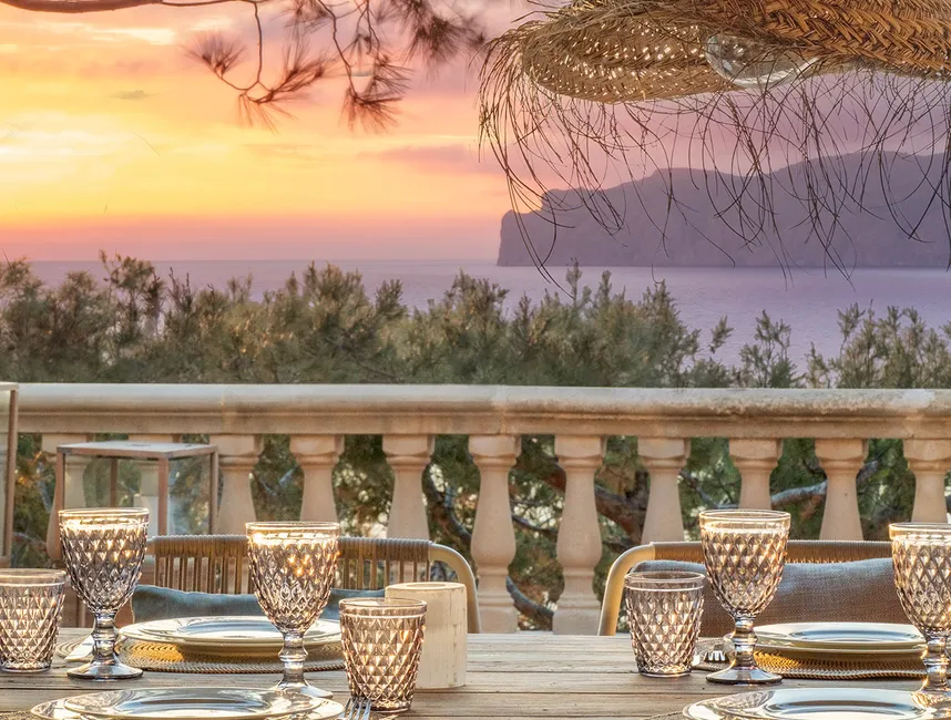 Очаровательная финка у моря с бассейном и видом на закат-1