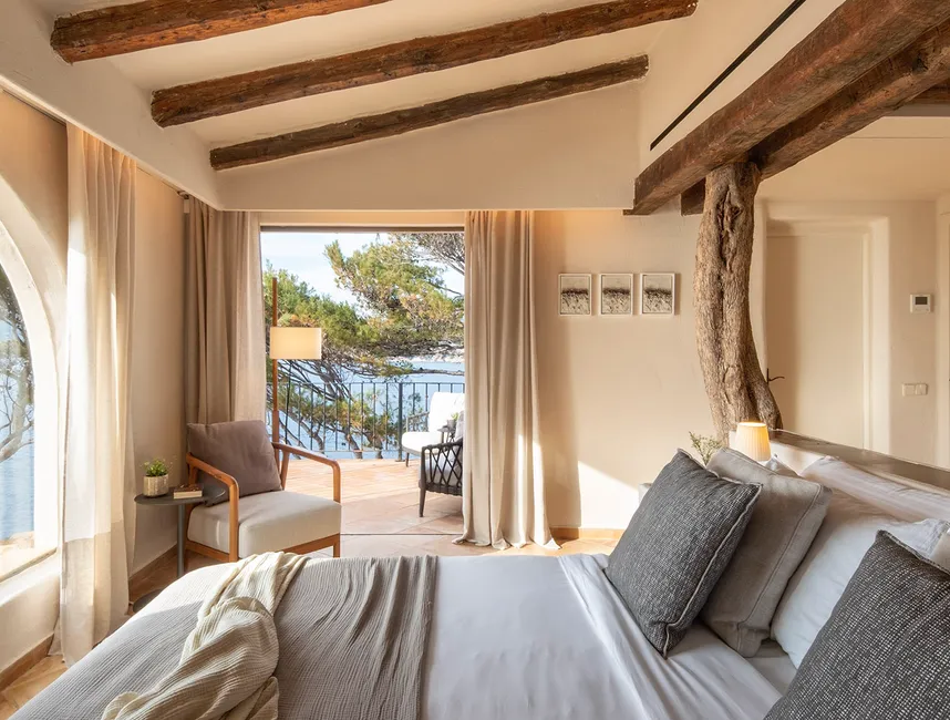 Charmig finca vid havet med pool och utsikt över solnedgången-9