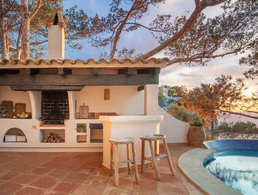 Charmig finca vid havet med pool och utsikt över solnedgången-17