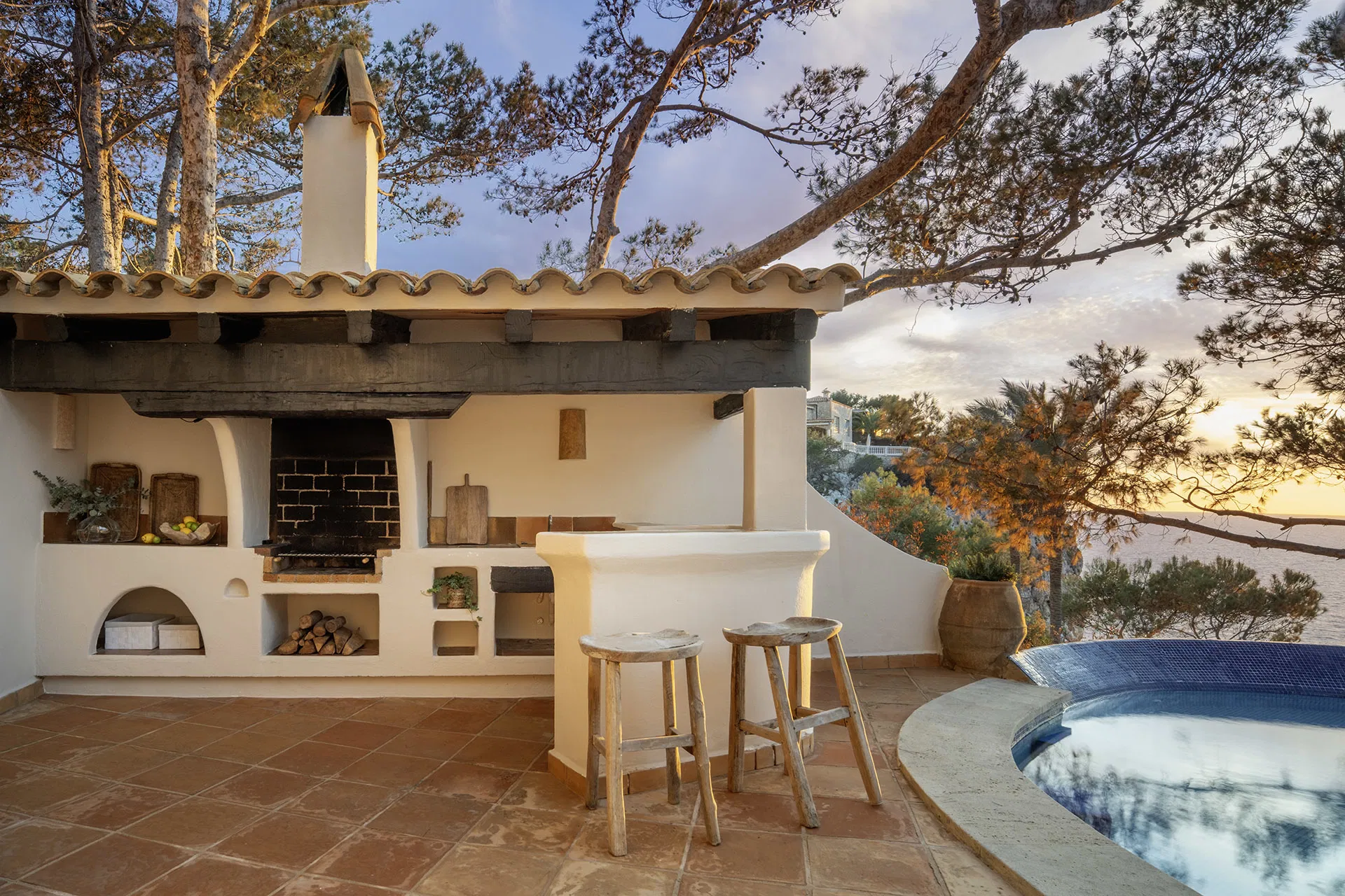 An exceptional seafront retreat-6