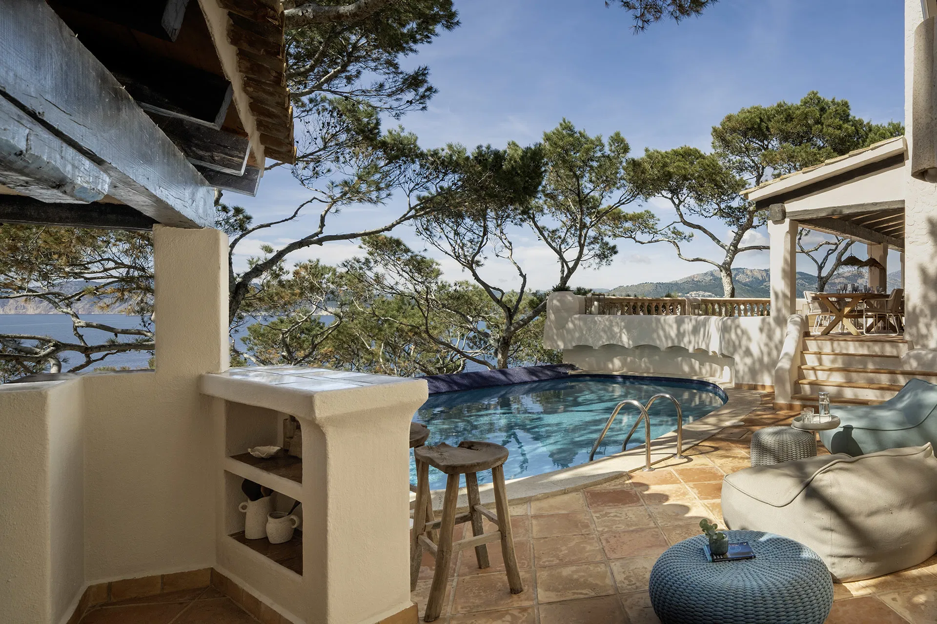 An exceptional seafront retreat-33