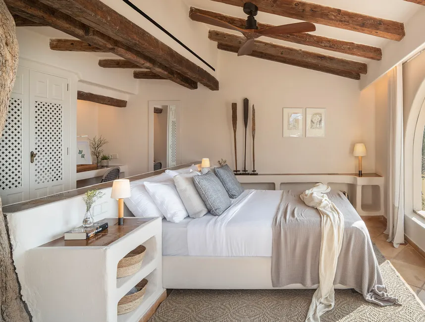 Charmig finca vid havet med pool och utsikt över solnedgången-8