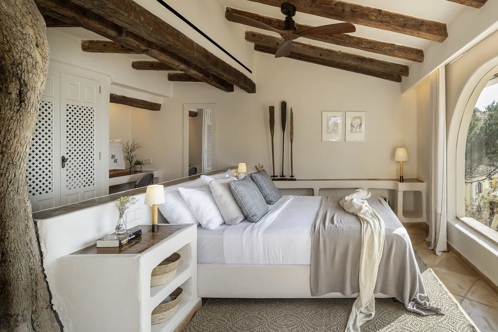 An exceptional seafront retreat-14