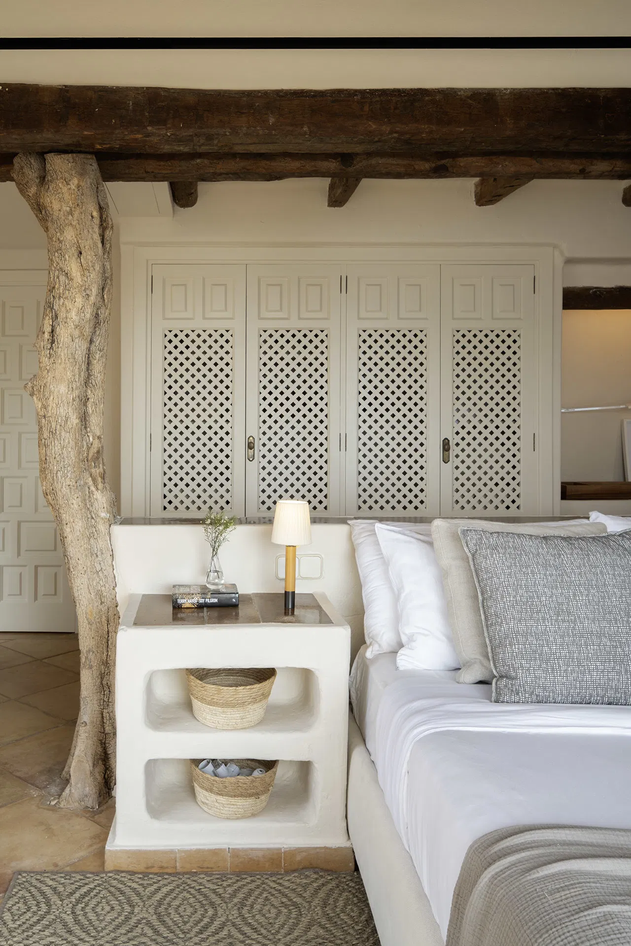 An exceptional seafront retreat-15