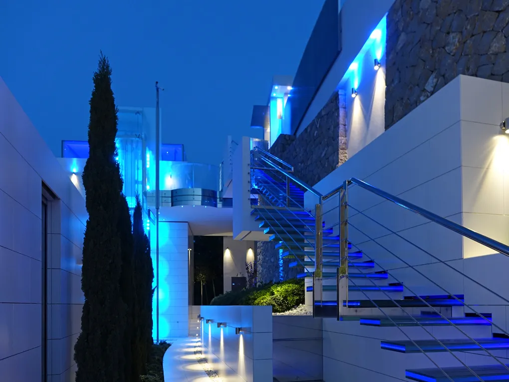 Unik villa med fantastisk beliggenhed i første linje-11