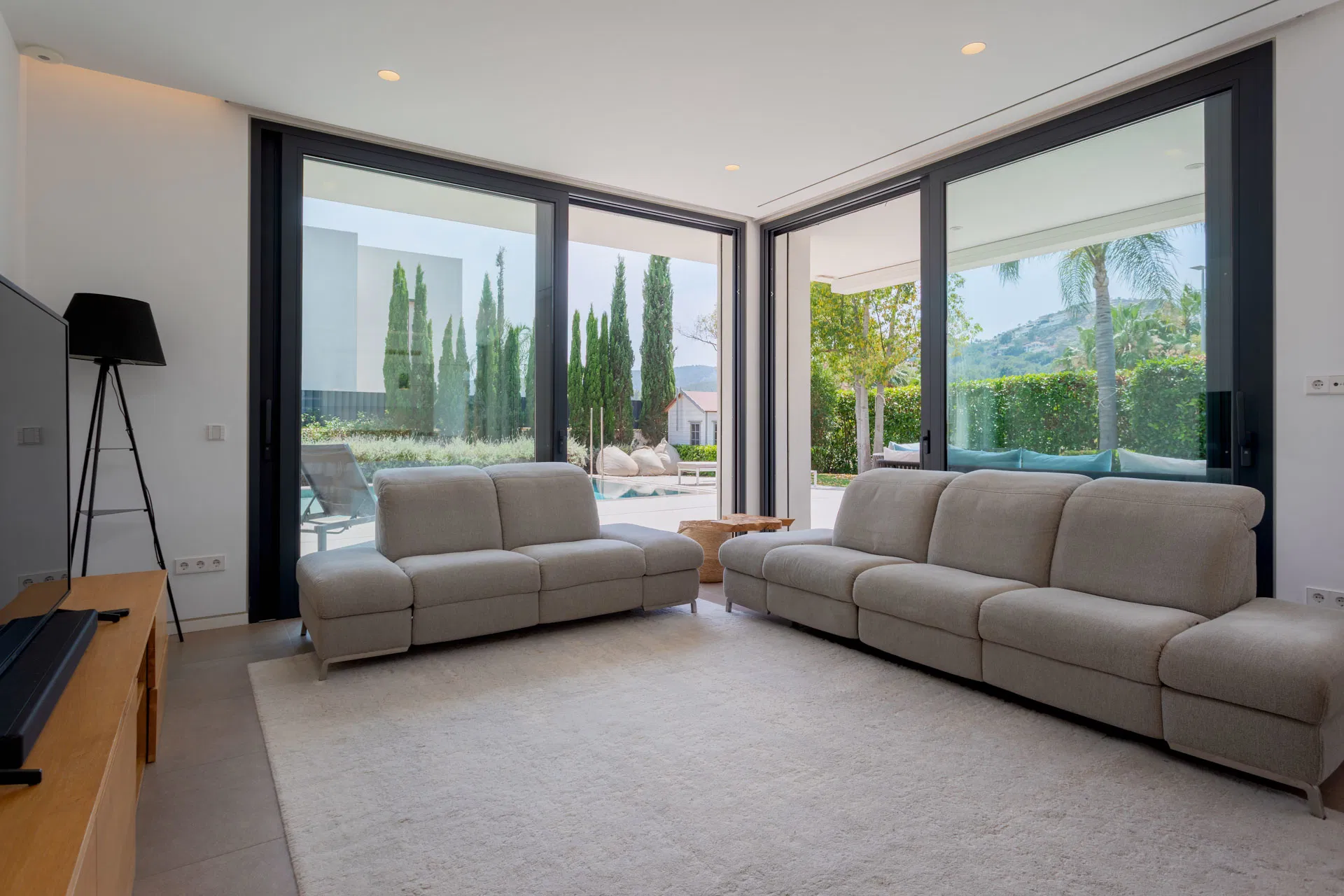 Elegante Designervilla mit Garten in ruhiger Lage in Son Vida-5