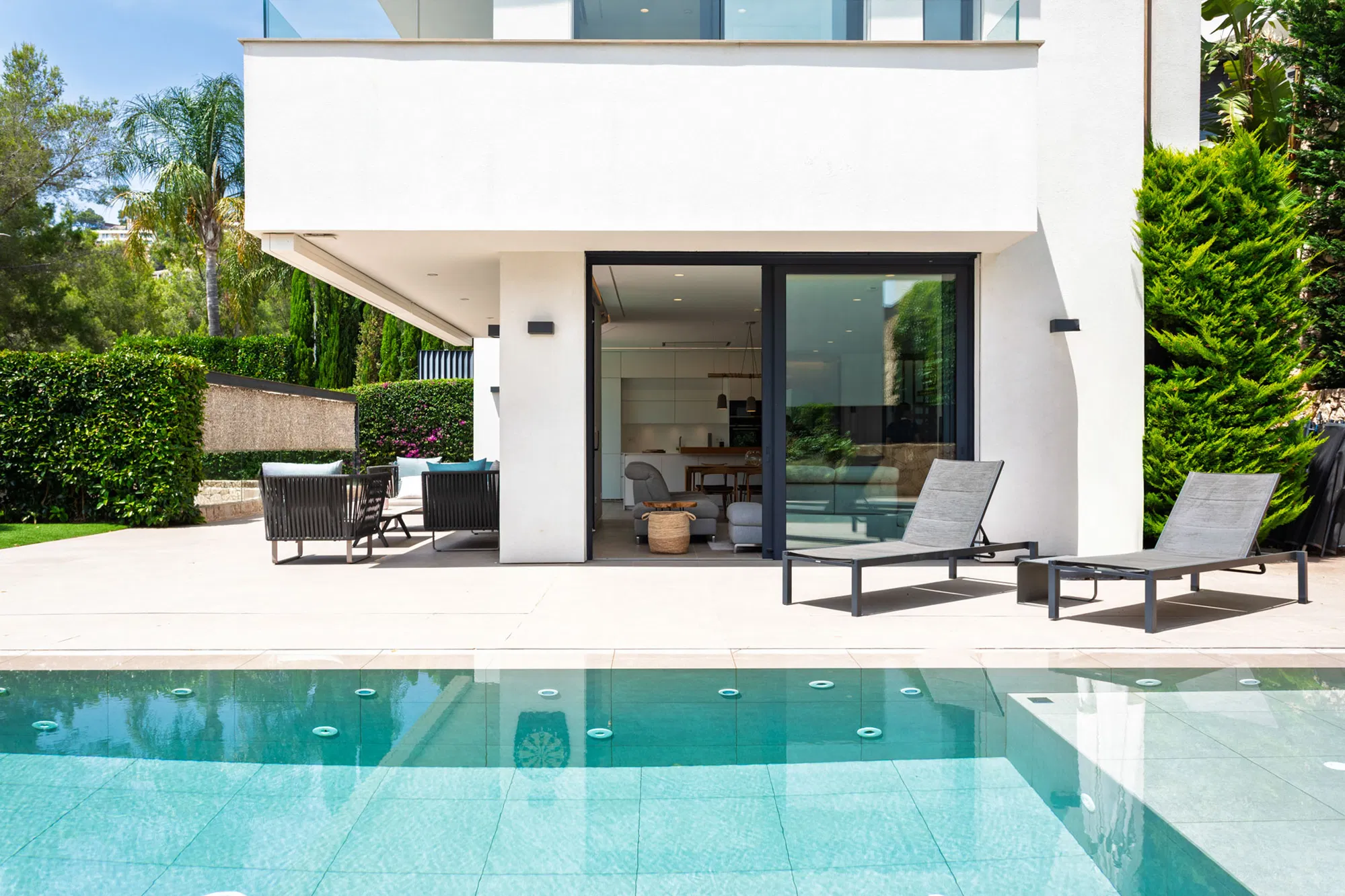 Elegante Designervilla mit Garten in ruhiger Lage in Son Vida-4