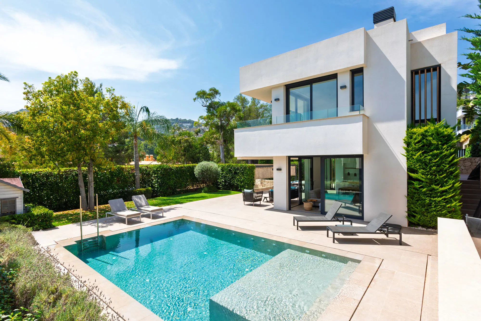 Elegante Designervilla mit Garten in ruhiger Lage in Son Vida-1