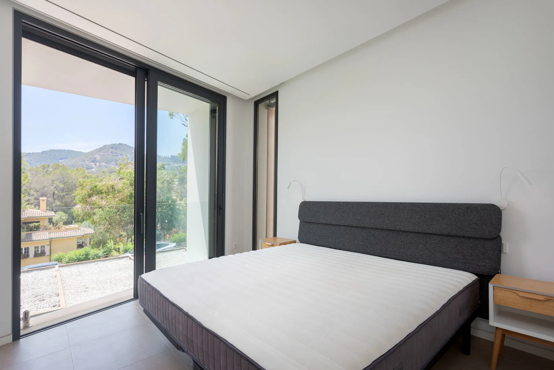 Elegante Designervilla mit Garten in ruhiger Lage in Son Vida-12