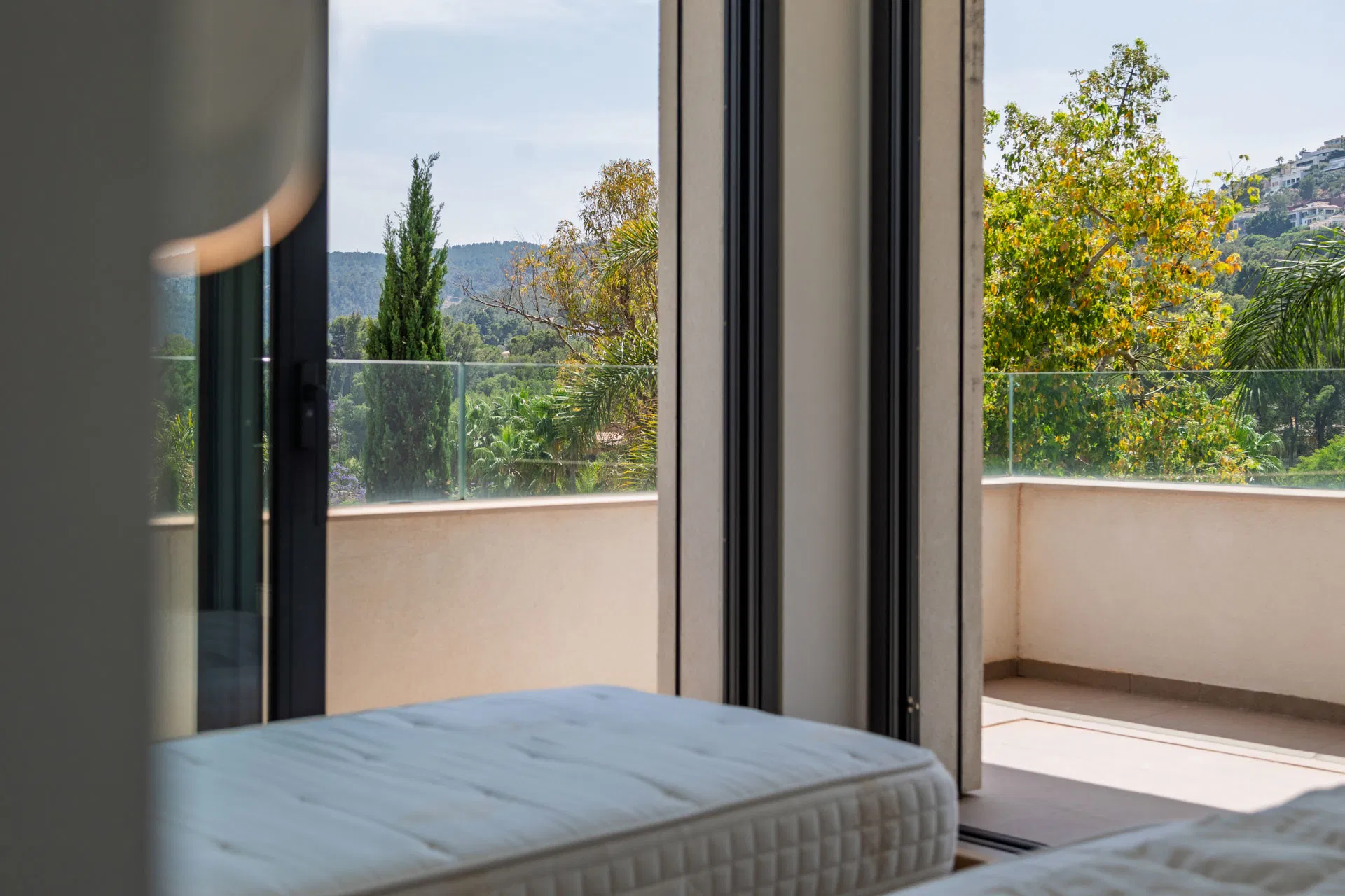 Elegante Designervilla mit Garten in ruhiger Lage in Son Vida-18