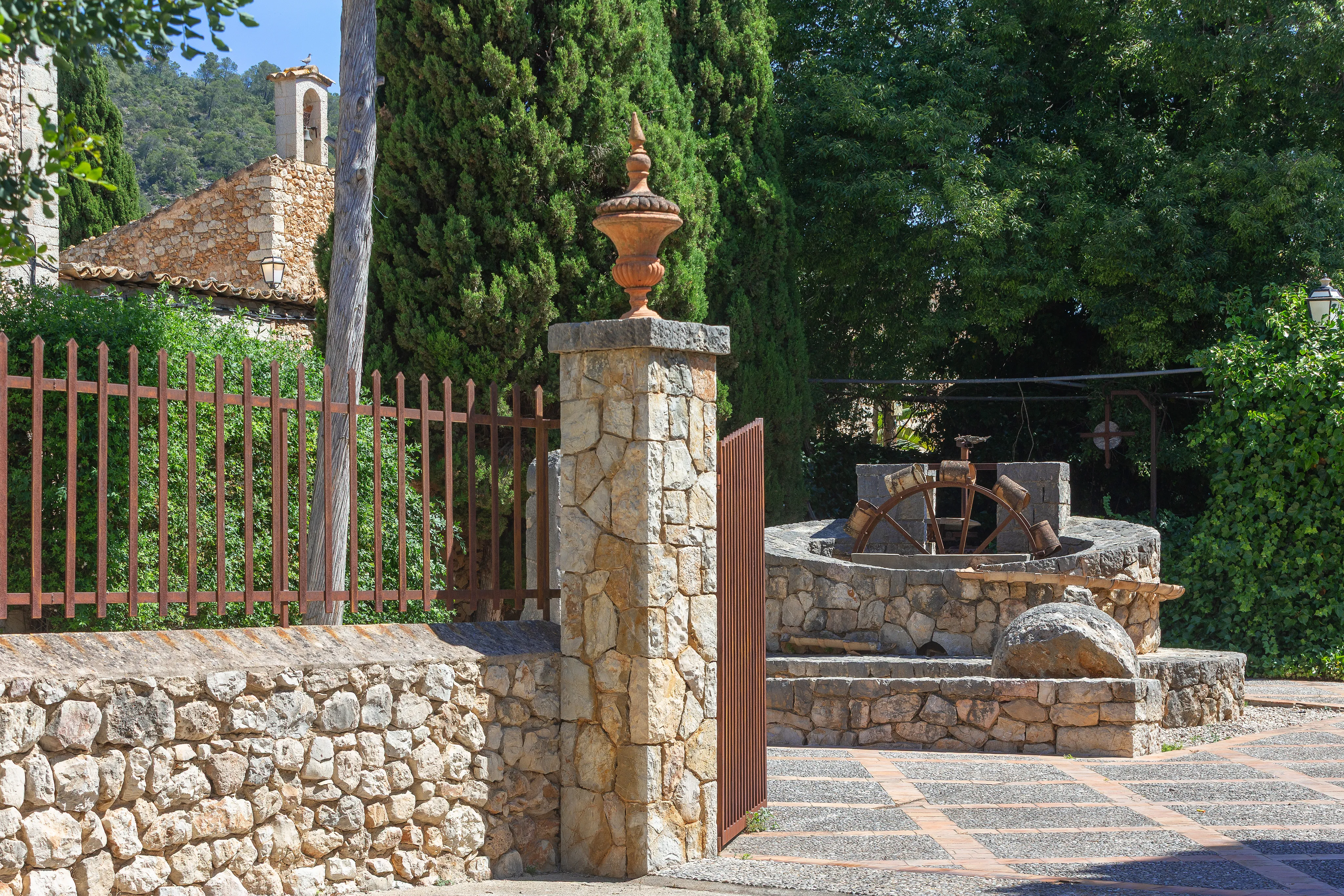 Manor house with license for holiday rentals-3