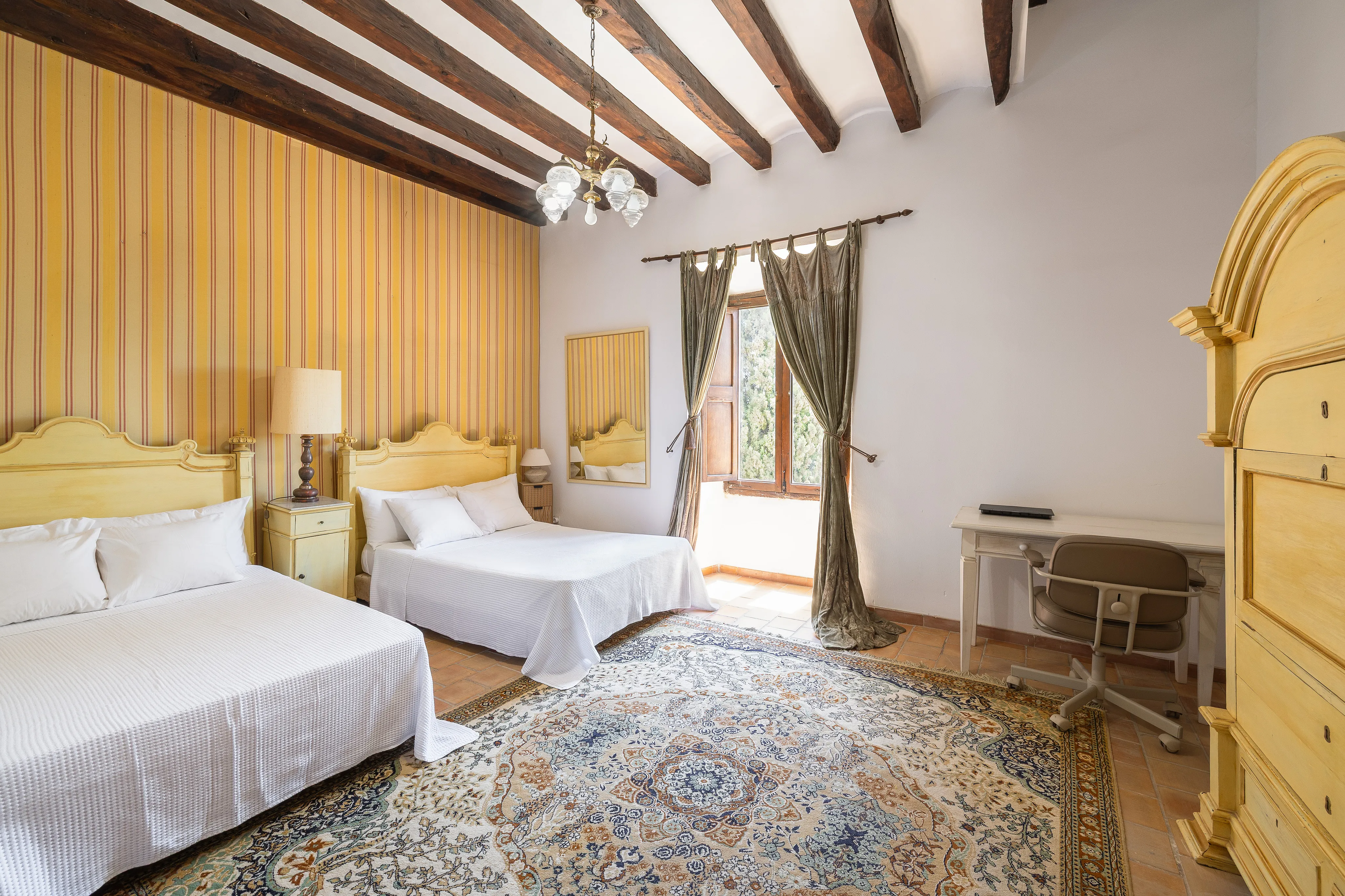 Manor house with license for holiday rentals-18