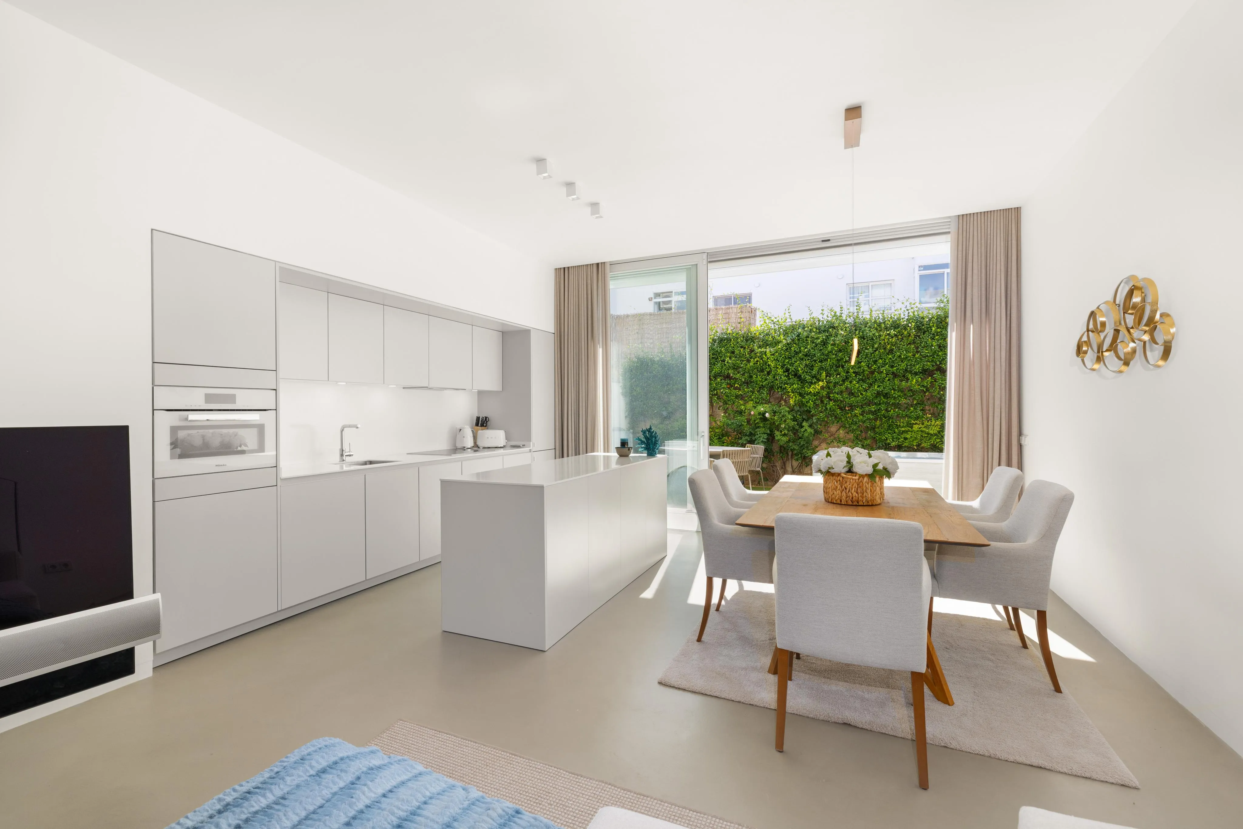 Stilfuldt byhus med rummelig gårdhave og tagterrasse-3