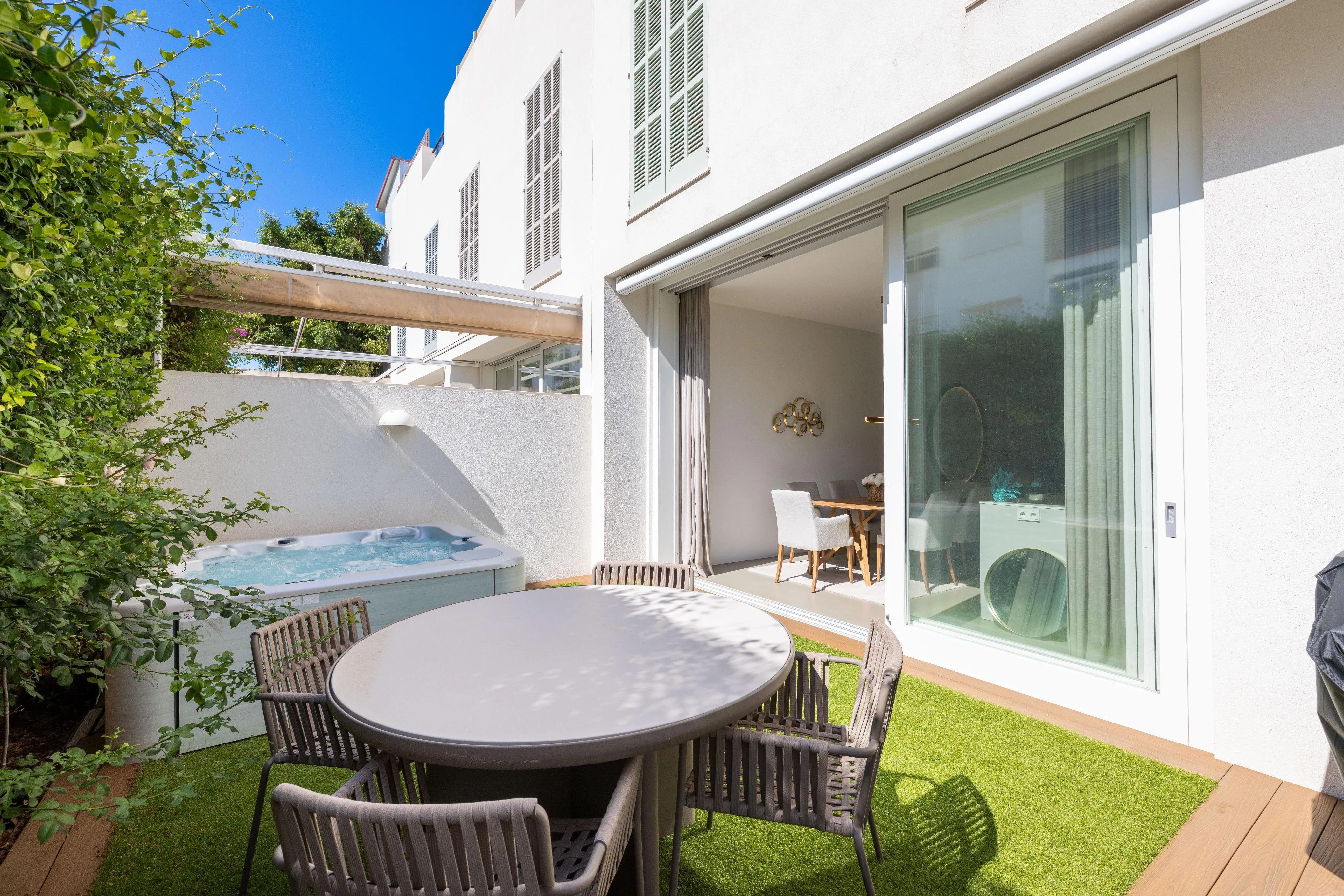 Stijlvol herenhuis met ruime patio en dakterras-11