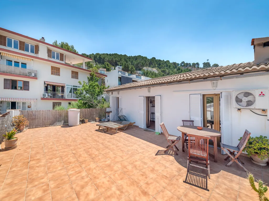 Förvaltningsfastighet i den första havslinjen i Port de Sóller-13