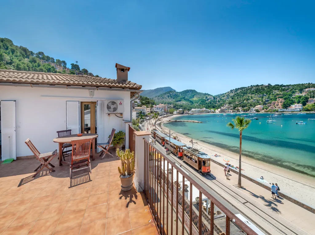 Propiedad de inversión en primera línea de mar en Puerto de Sóller-14