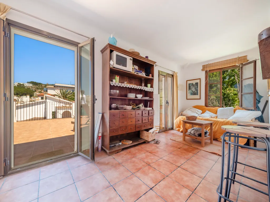 Förvaltningsfastighet i den första havslinjen i Port de Sóller-8