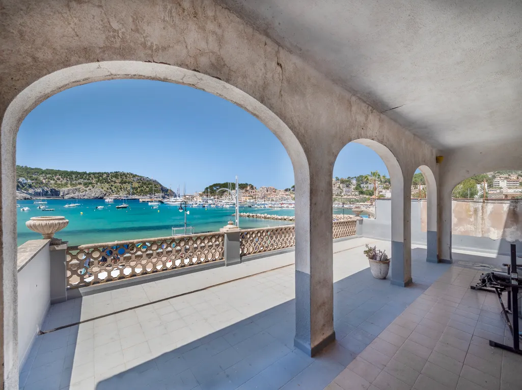 Propiedad de inversión en primera línea de mar en Puerto de Sóller-2