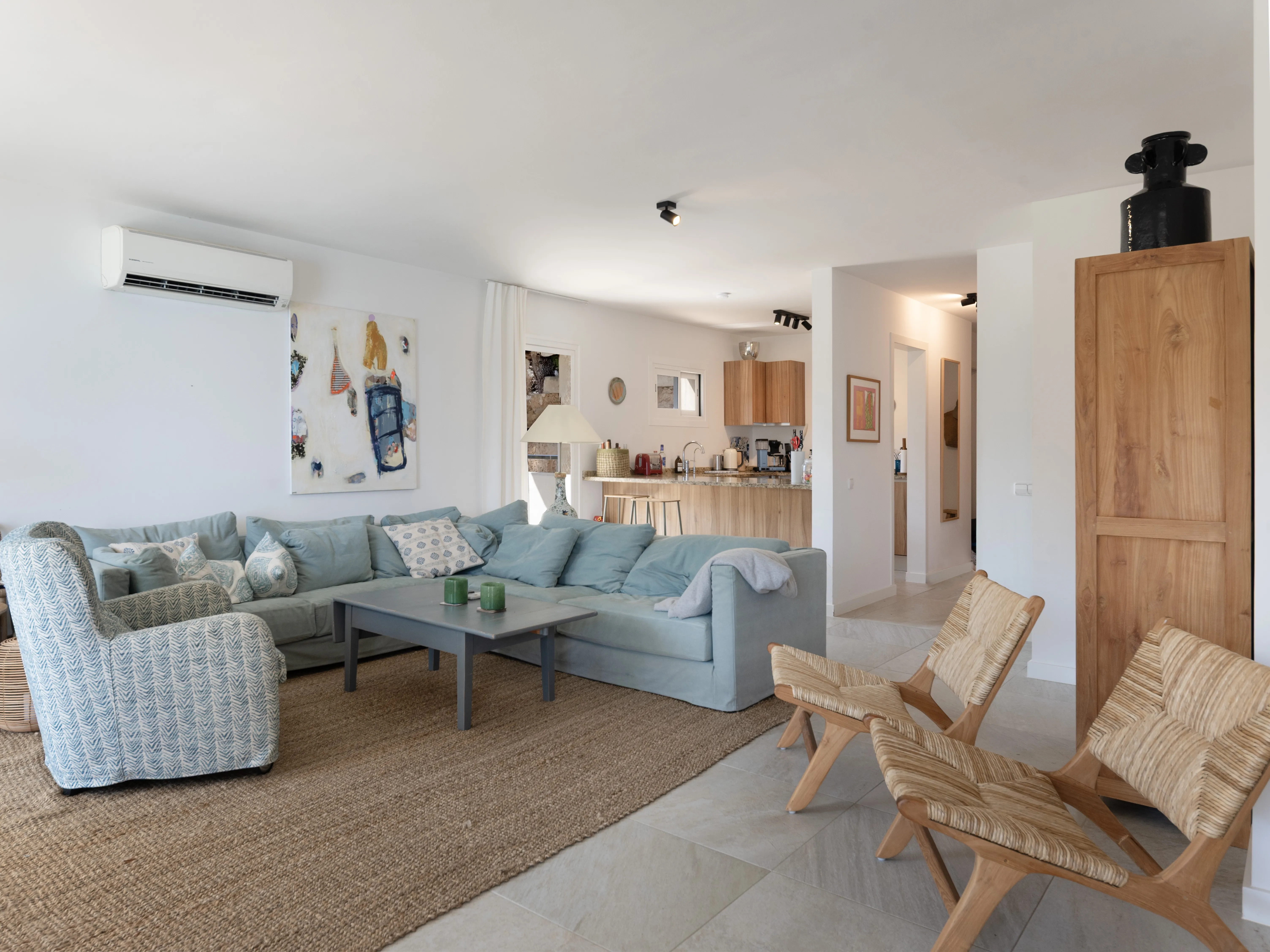 Stunning Frontline Apartment in Cala Vinyes-2