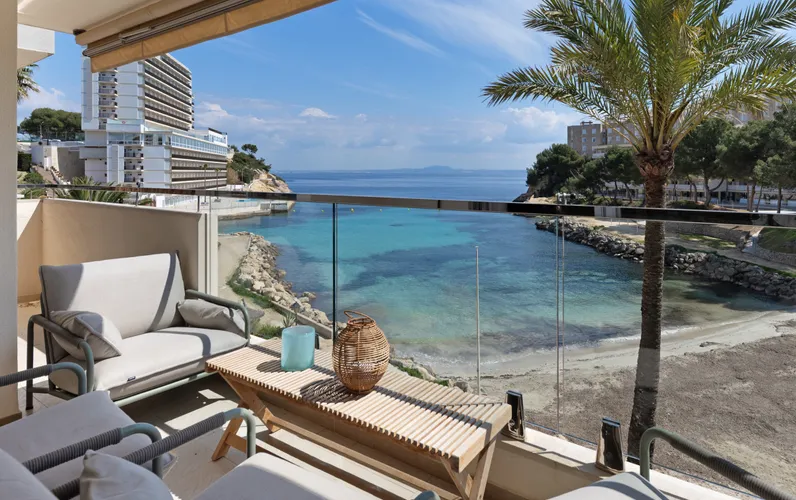 Impressionant apartament en primera línia a Cala Vinyes