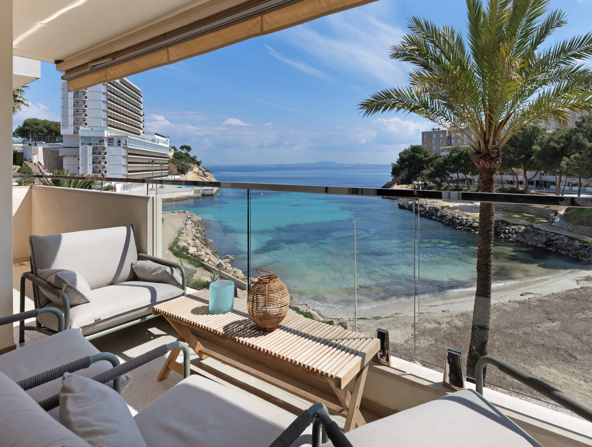 Fantastisk lejlighed i frontlinjen i Cala Vinyes-1