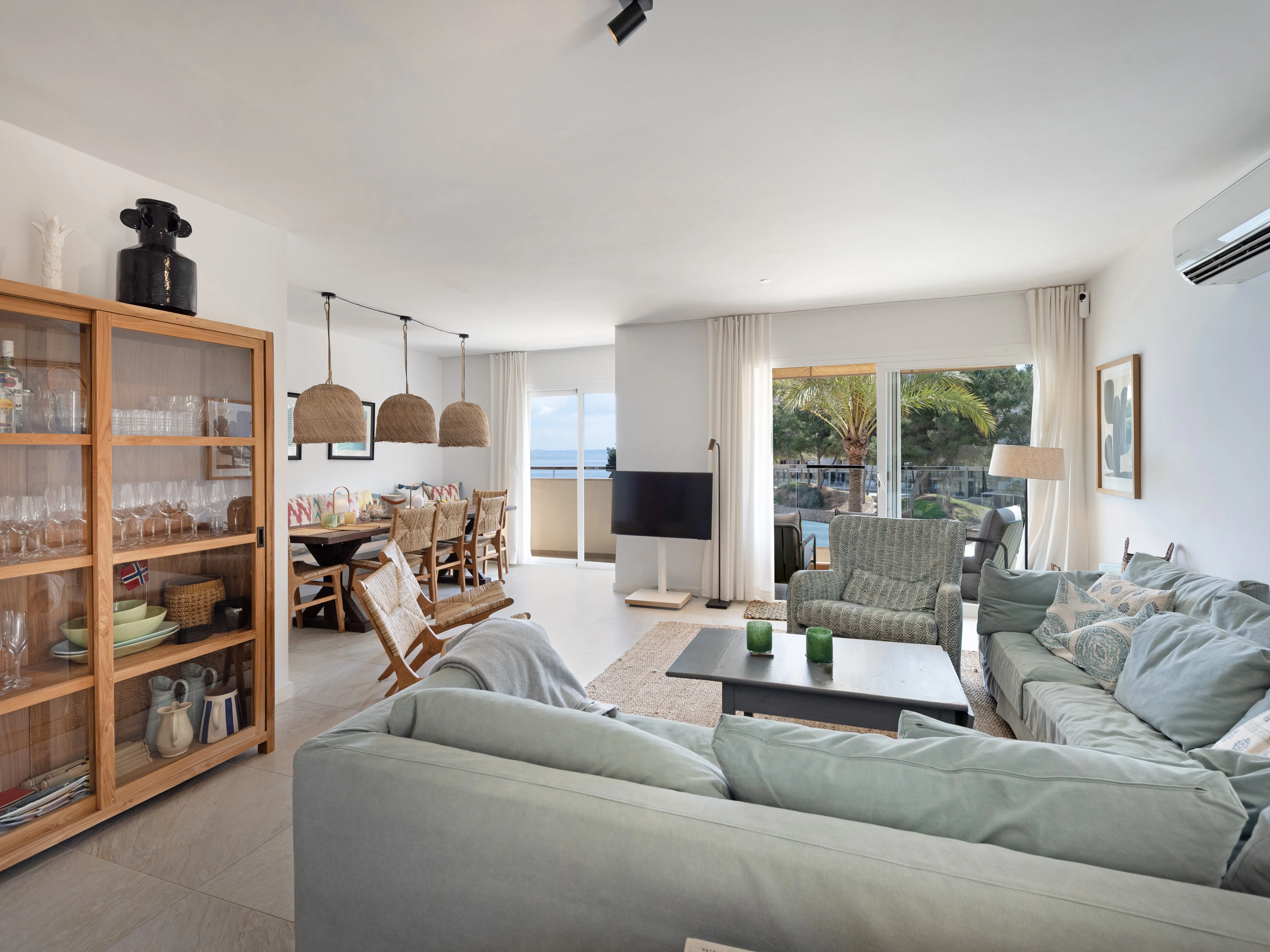 Stunning Frontline Apartment in Cala Vinyes-3