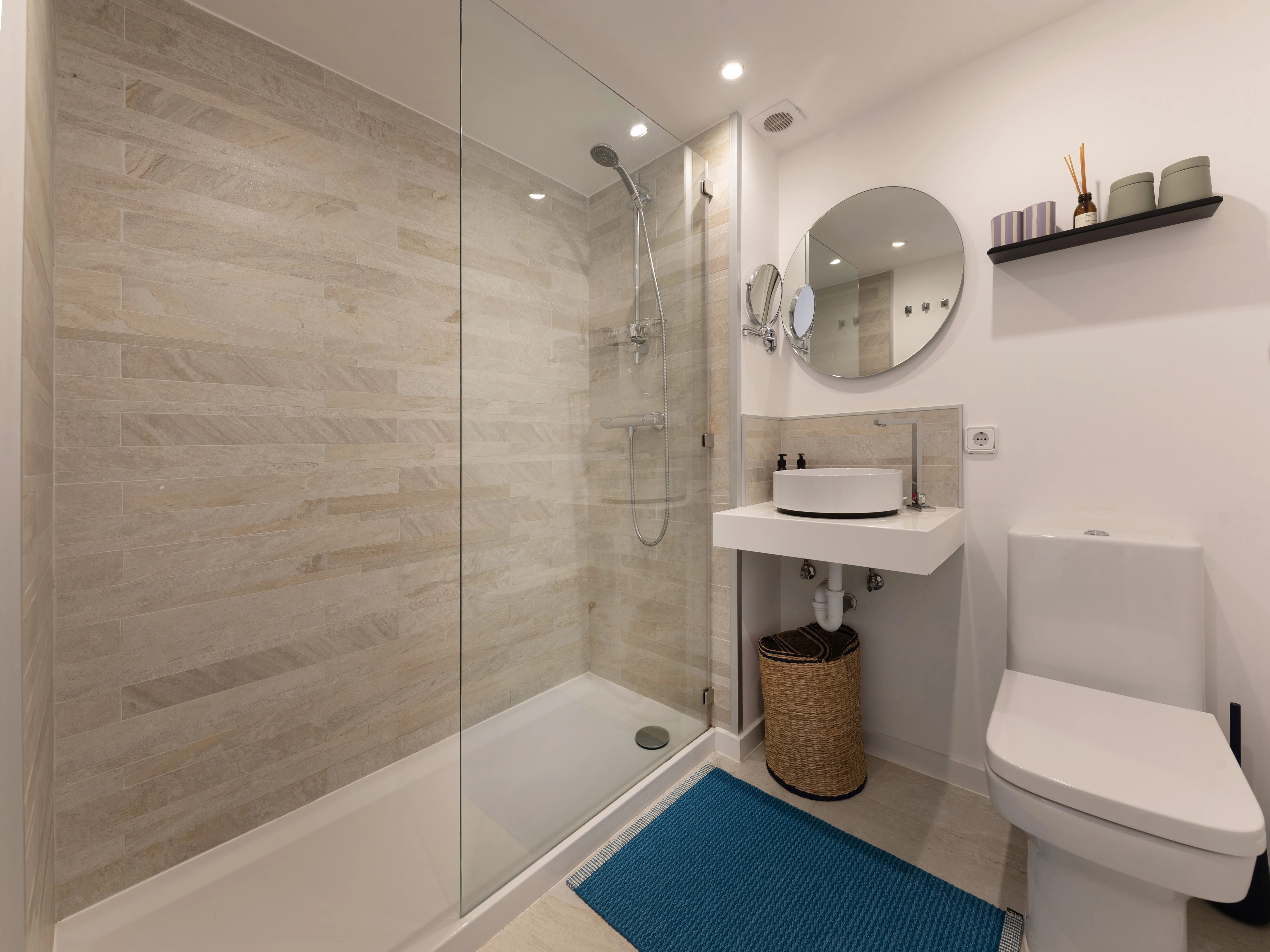 Stunning Frontline Apartment in Cala Vinyes-10